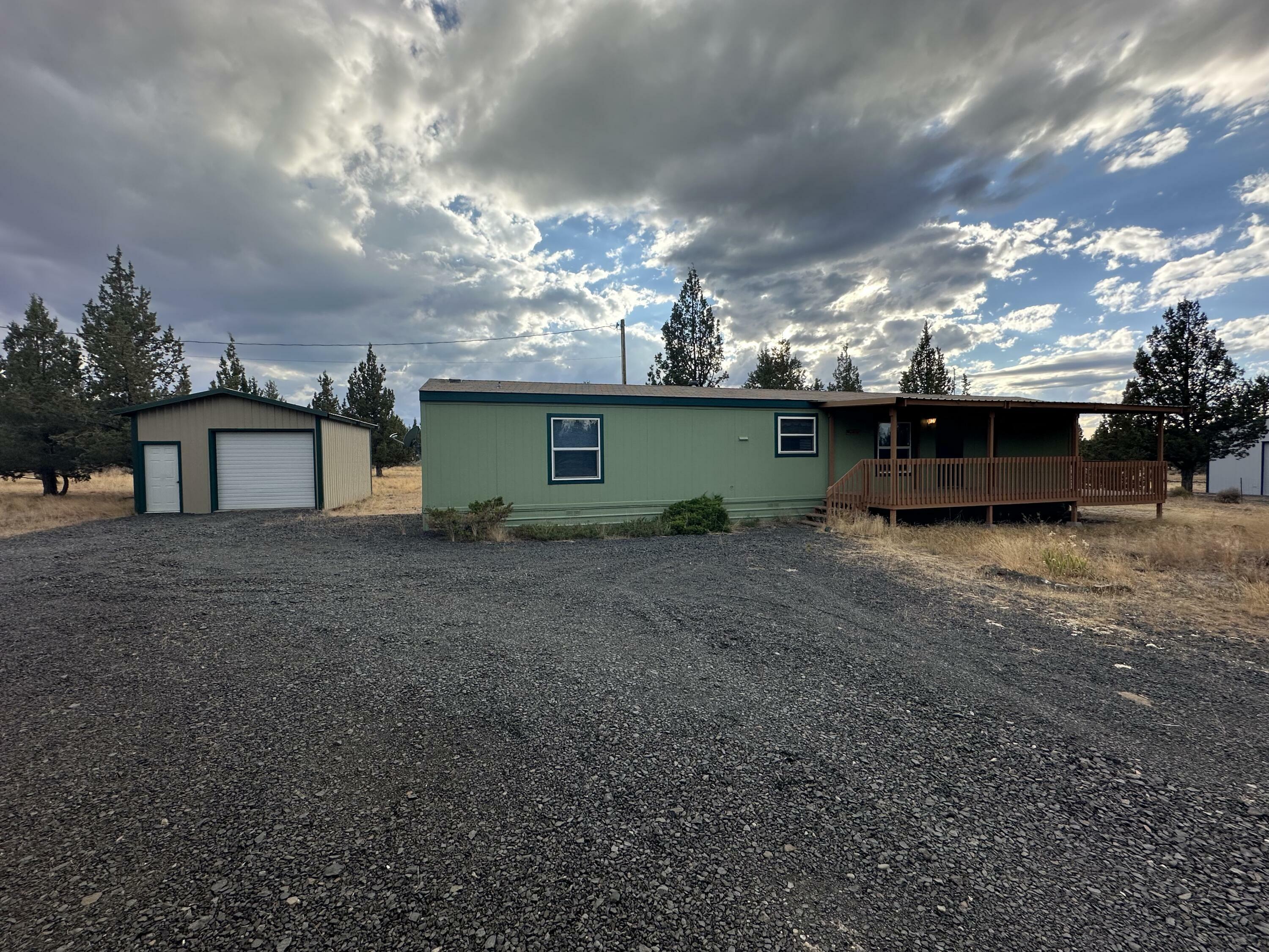 Property Photo:  4135 S E Tillamook Loop  OR 97754 