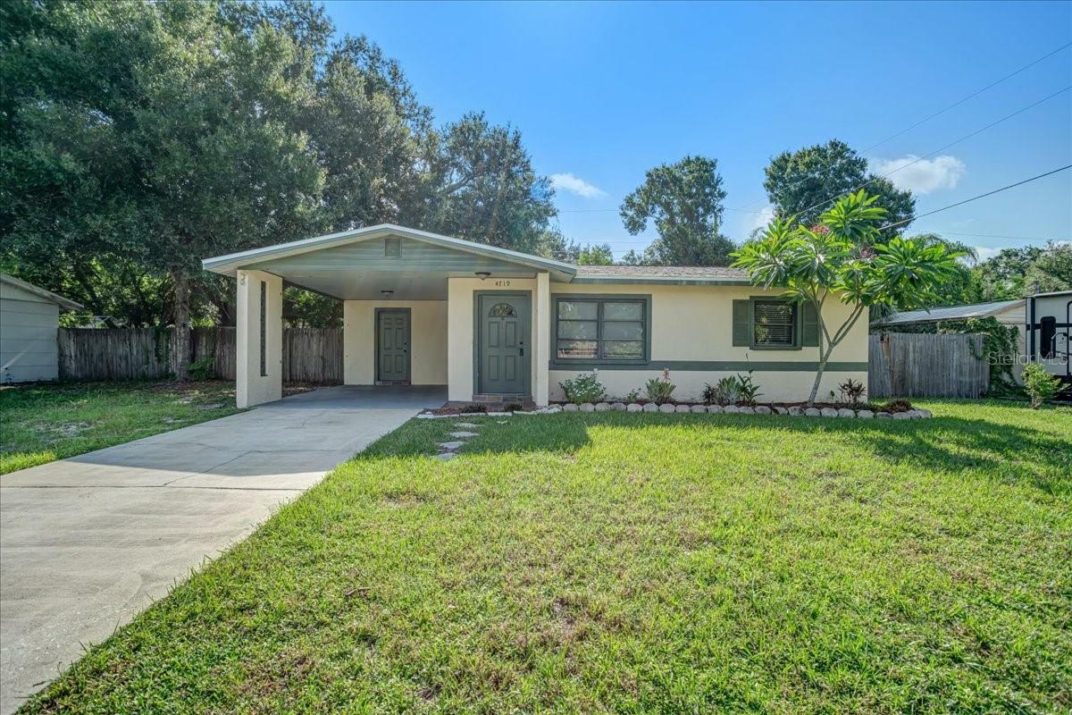 Property Photo:  4719 Hunter Ridge Drive  FL 34233 