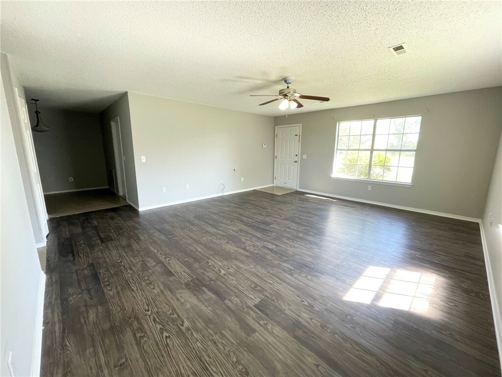 Property Photo:  2103 W Roselawn Street  AR 72756 