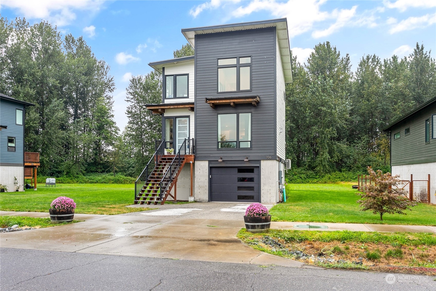 Property Photo:  706 Garfield Street  WA 98295 