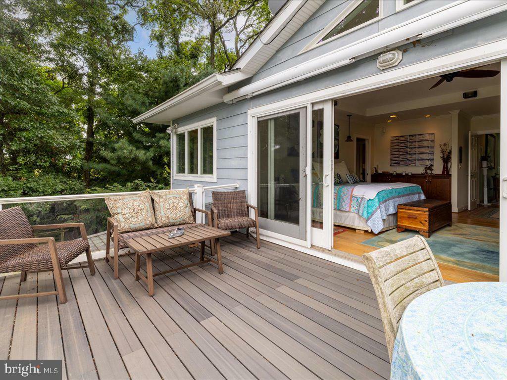 Property Photo:  720 SE Creek Road  MD 21623 