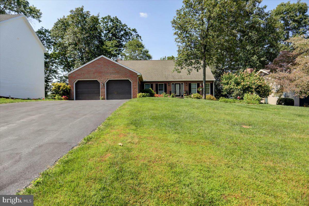 Property Photo:  6147 Greenbriar Lane  PA 17222 