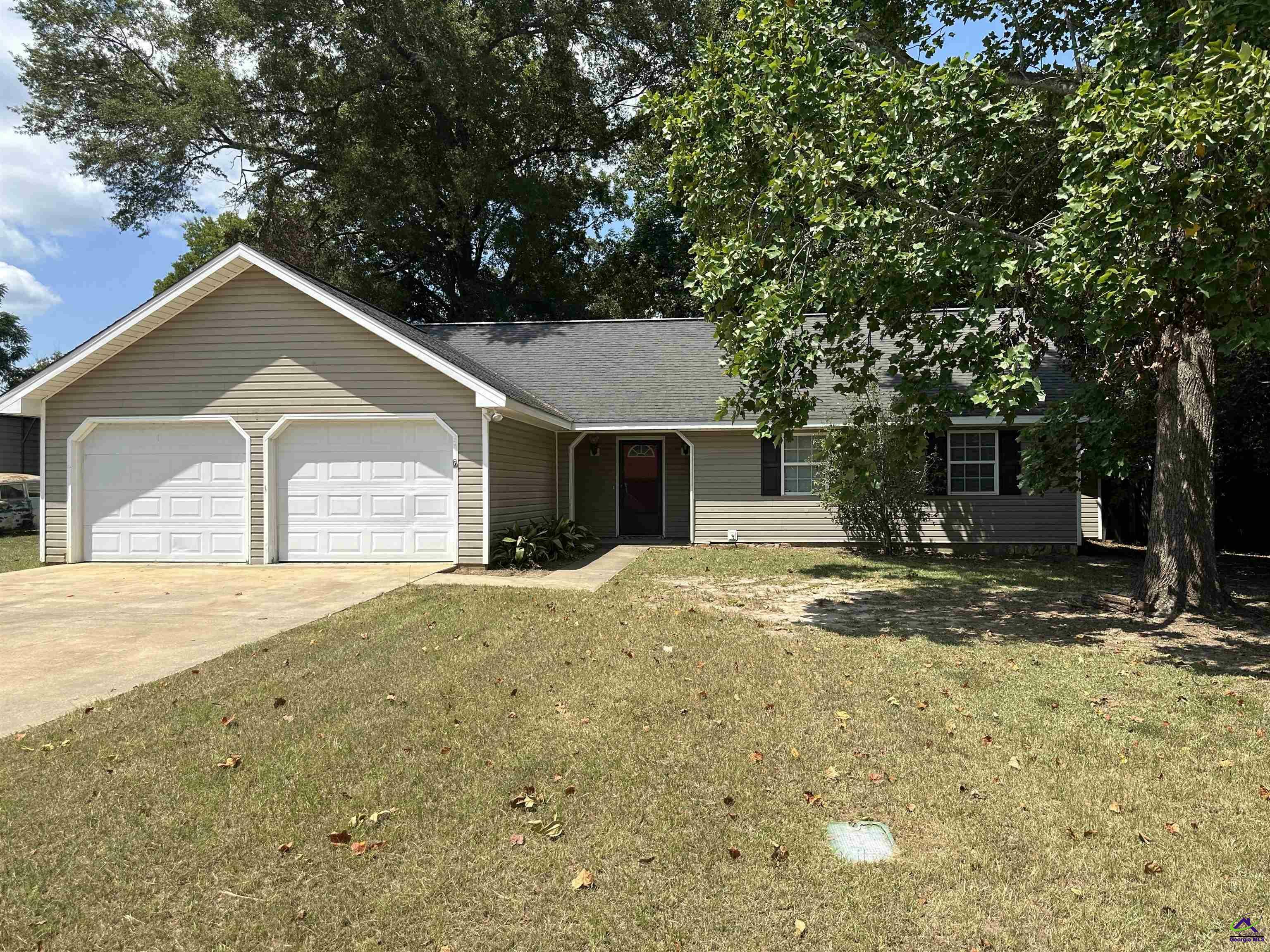 Property Photo:  211 Sun Valley Drive  GA 31093 