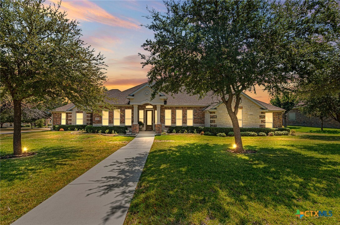 Property Photo:  5001 Meadow Oaks Drive  TX 76559 