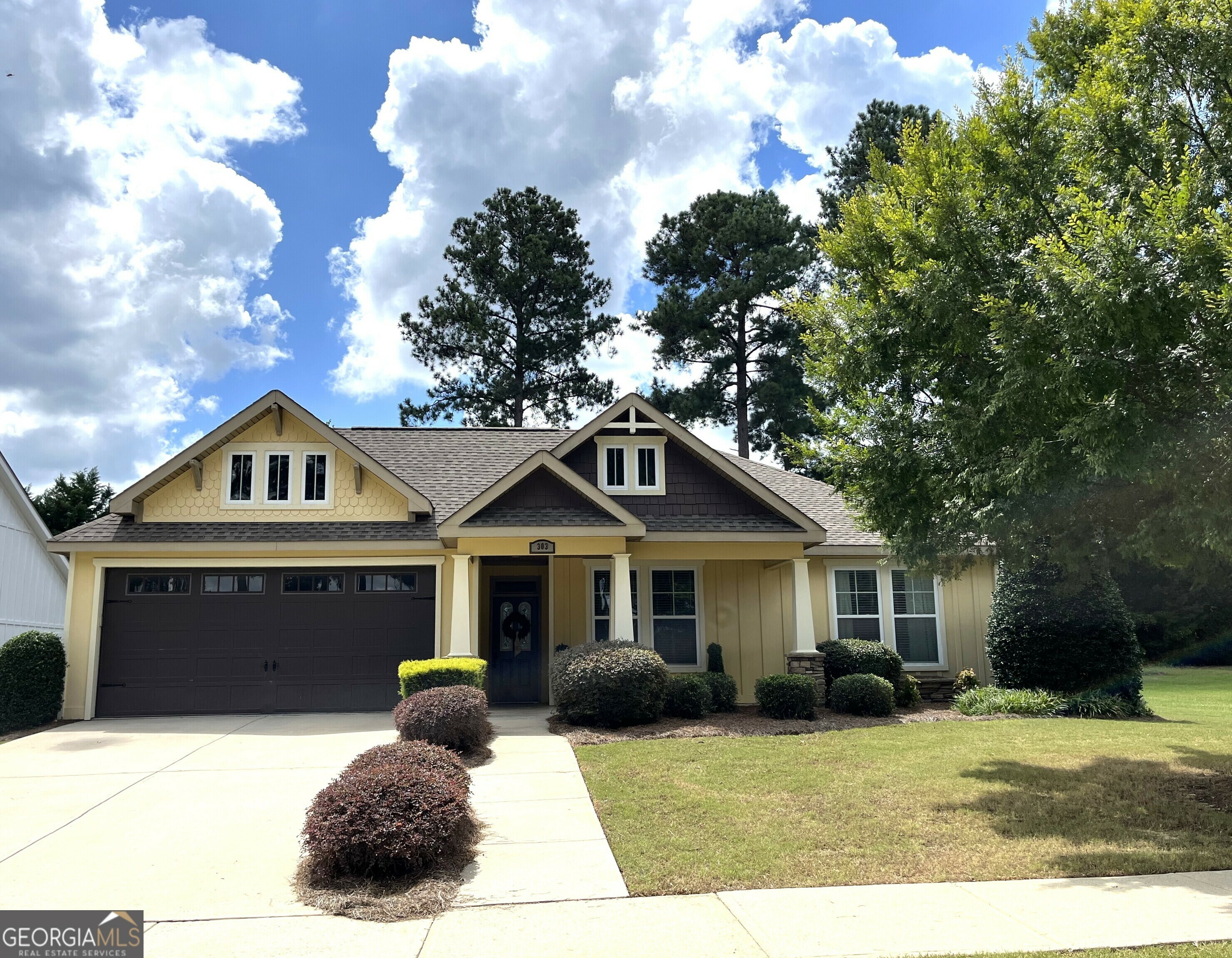 Property Photo:  303 Cherokee Rose Circle  GA 31021 