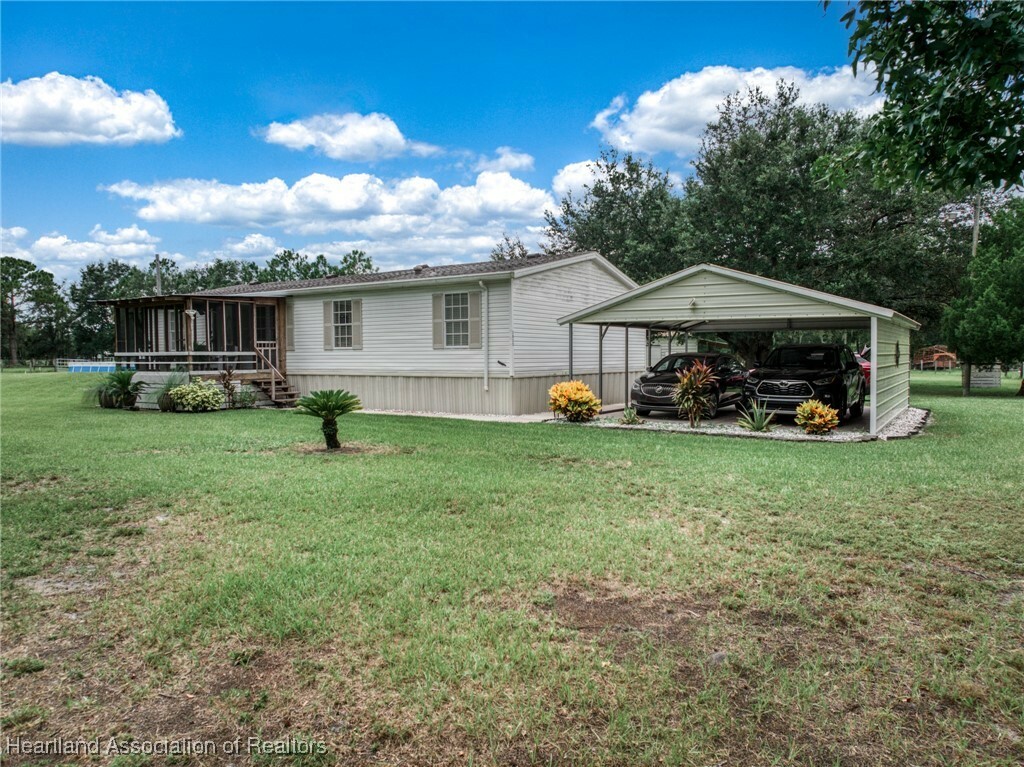 Property Photo:  2823 N Bonnet Creek Road  FL 33825 