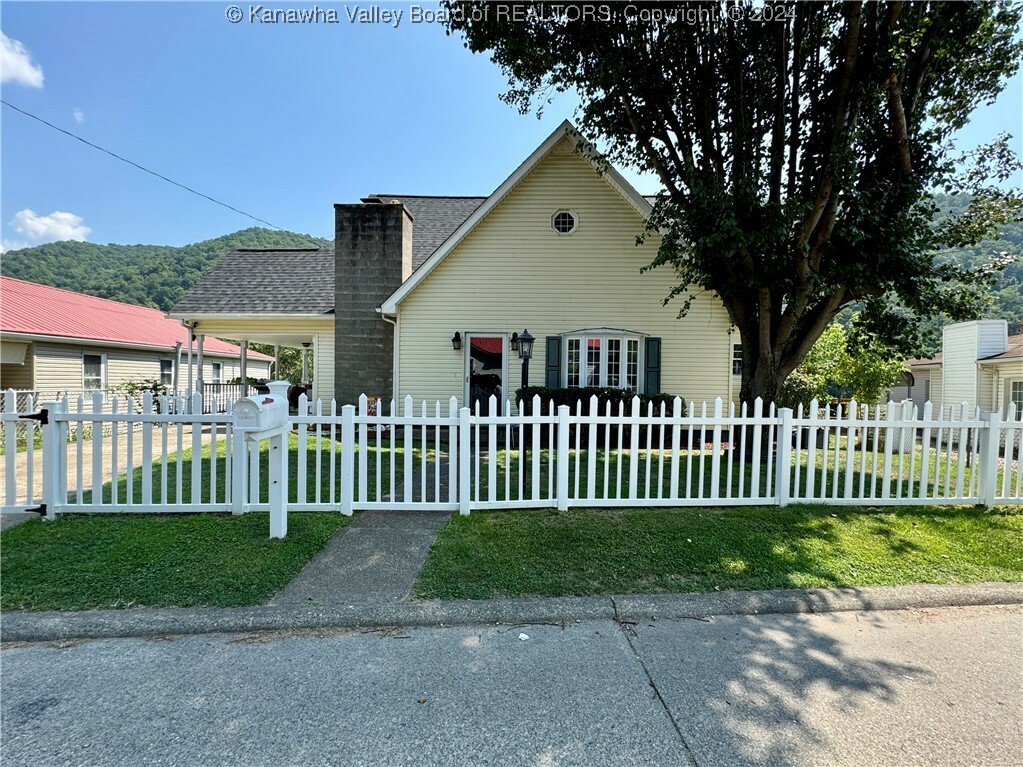 Property Photo:  3116 Maple Street  WV 25015 