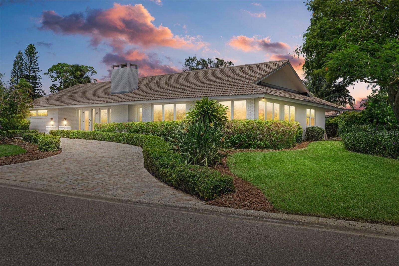 Property Photo:  322 Yacht Harbor Drive  FL 34229 