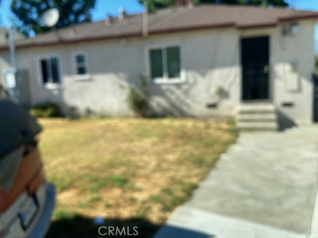 Property Photo:  916 E Ross Avenue  CA 91801 