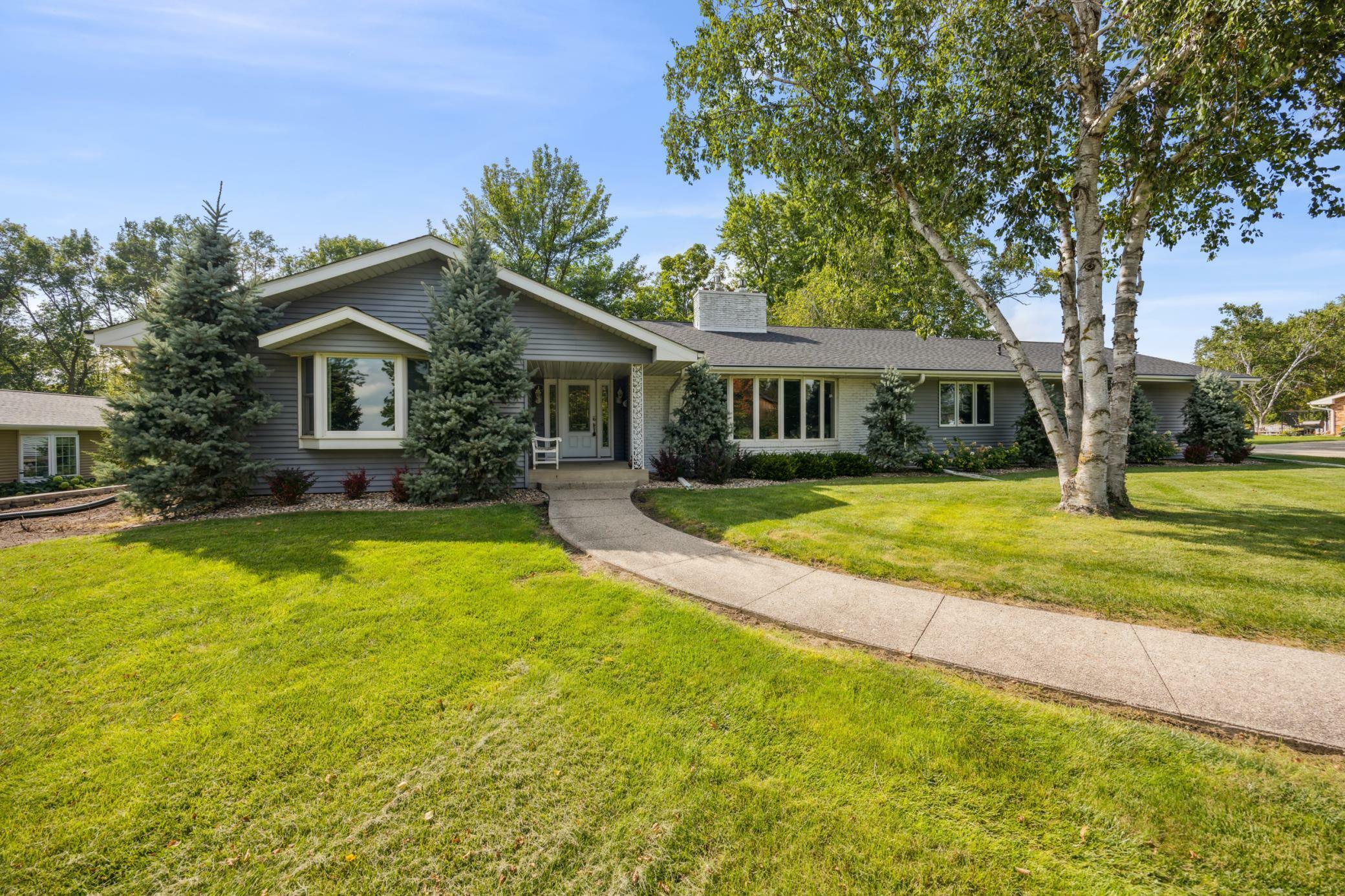 Property Photo:  4 Golf Drive  MN 56277 