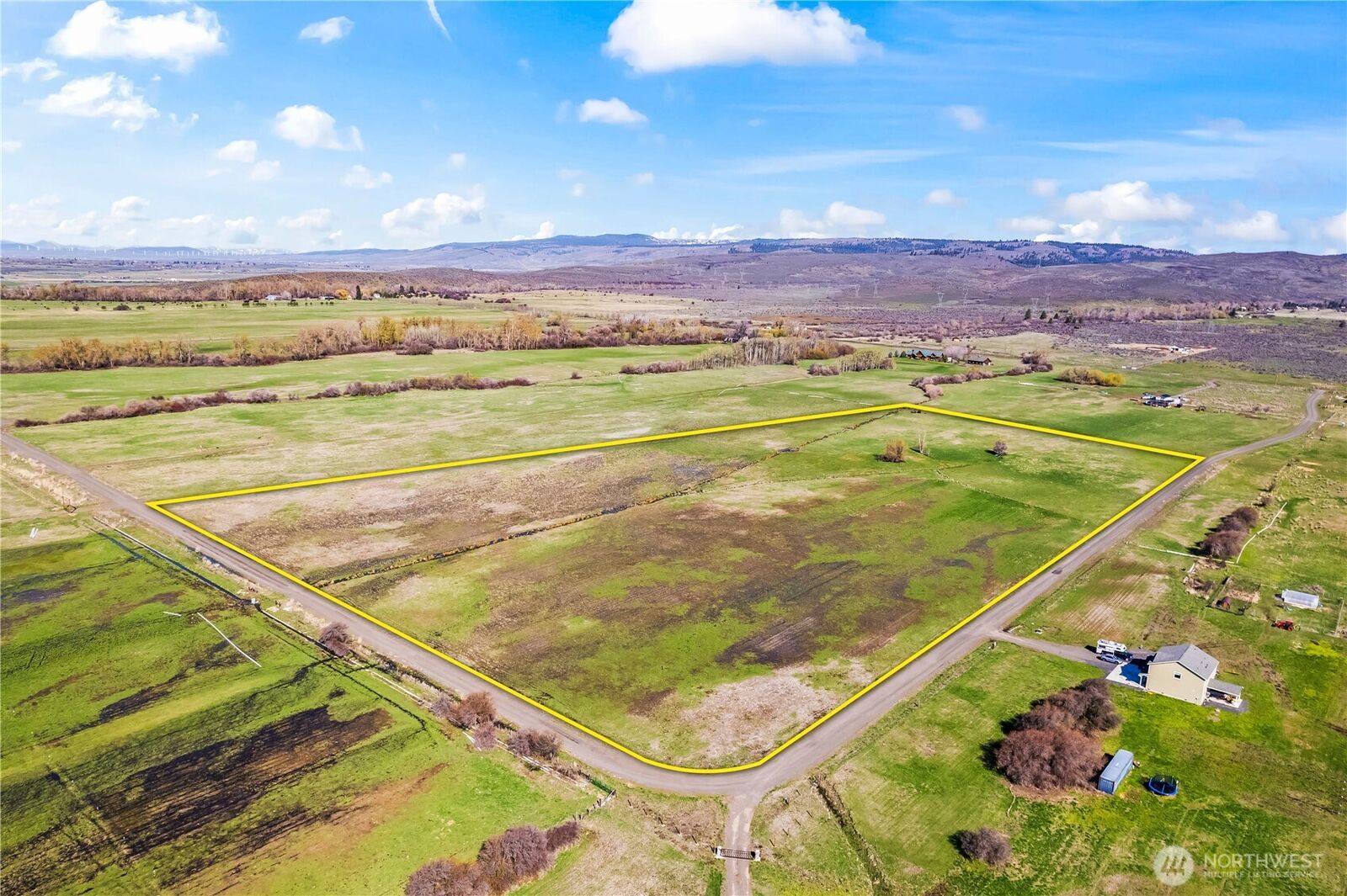 Property Photo: 8 B Snipe Lane WA 98926