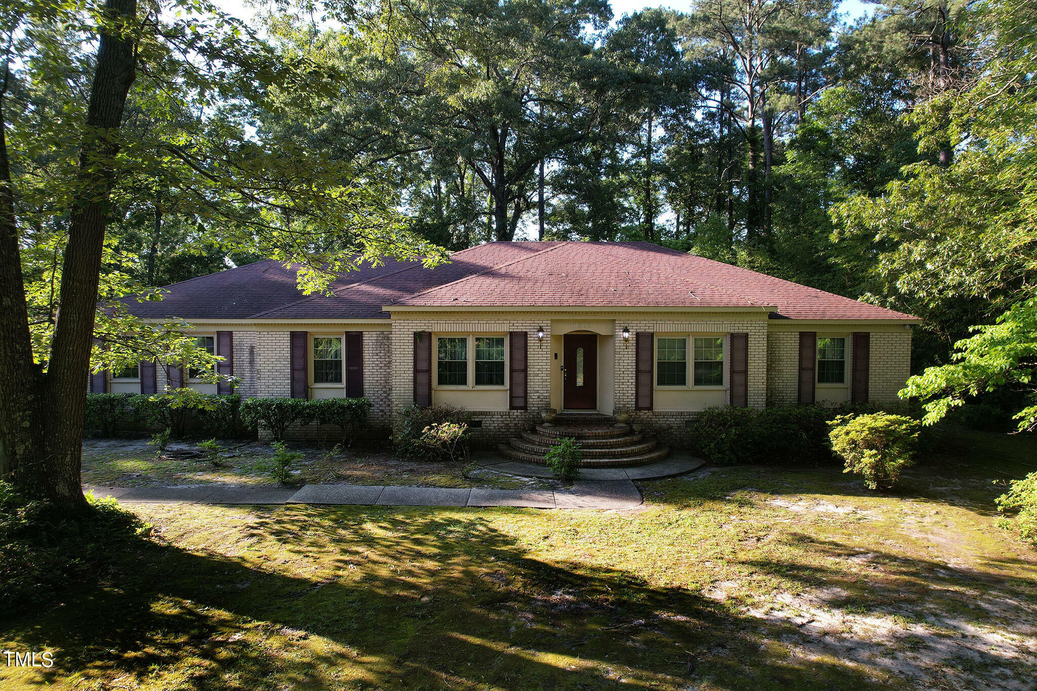 Property Photo:  6808 Netherdale Drive  NC 28314 