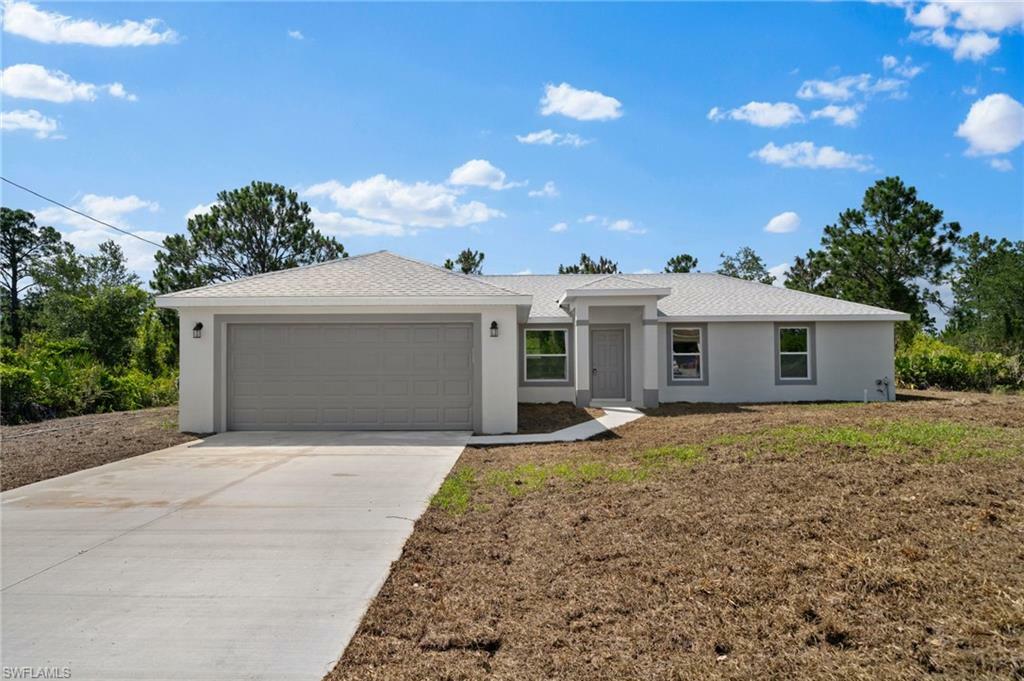 Property Photo:  1119 Edgewood St E  FL 33974 