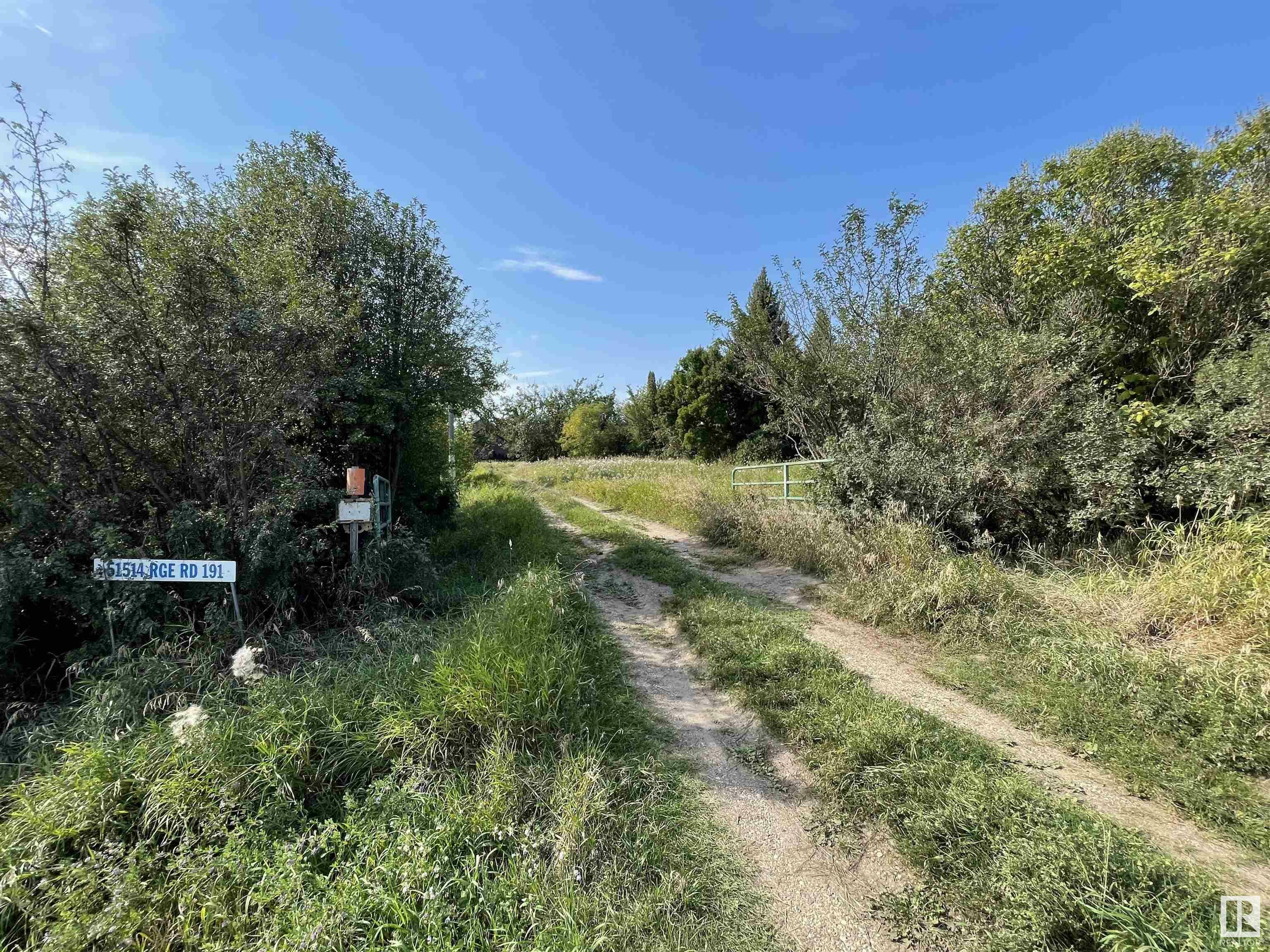 Property Photo:  51514 Range 191 Road  AB T0B 4J0 