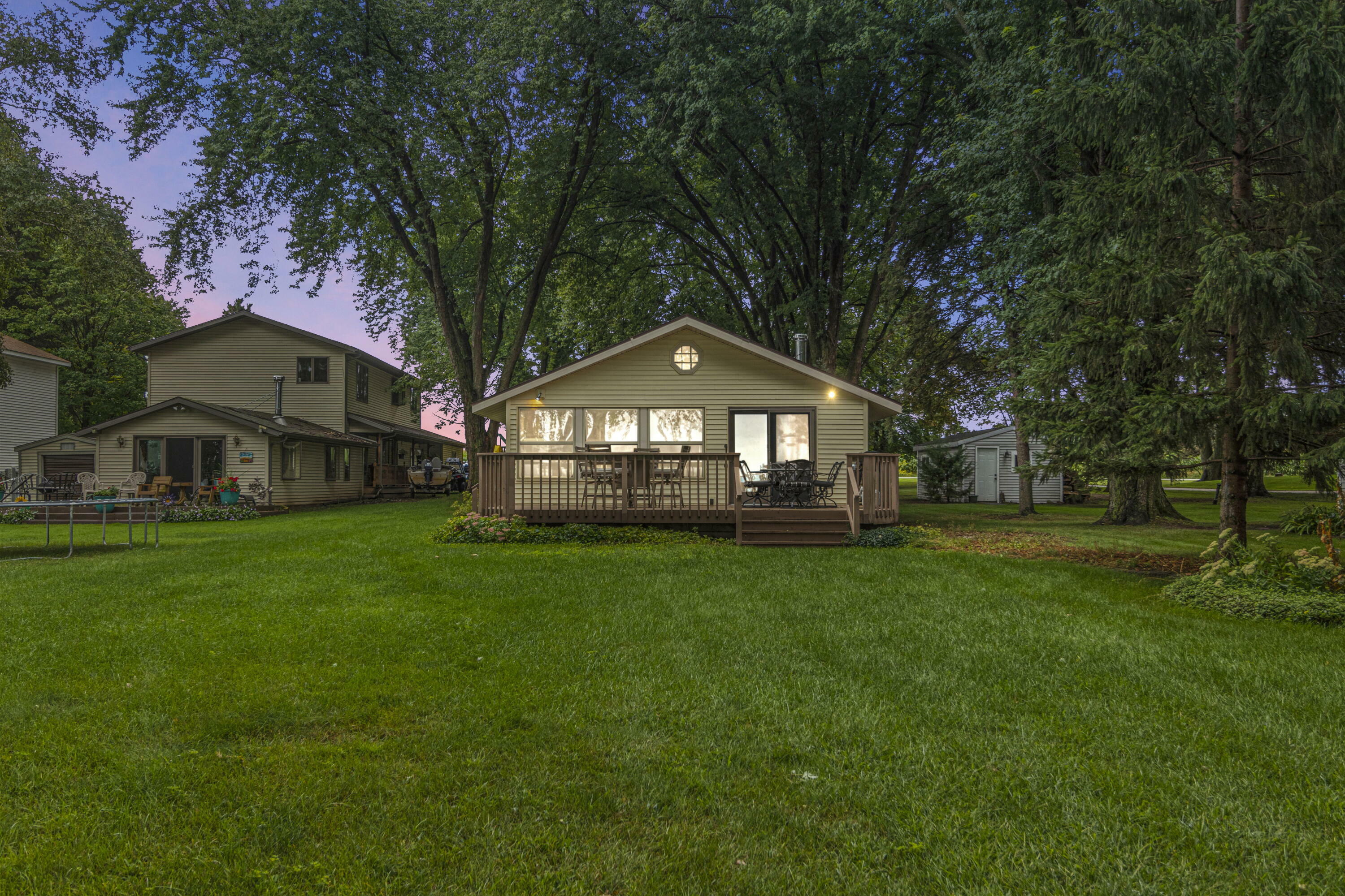 Property Photo:  W10422 Sunny Point Rd  WI 53916 