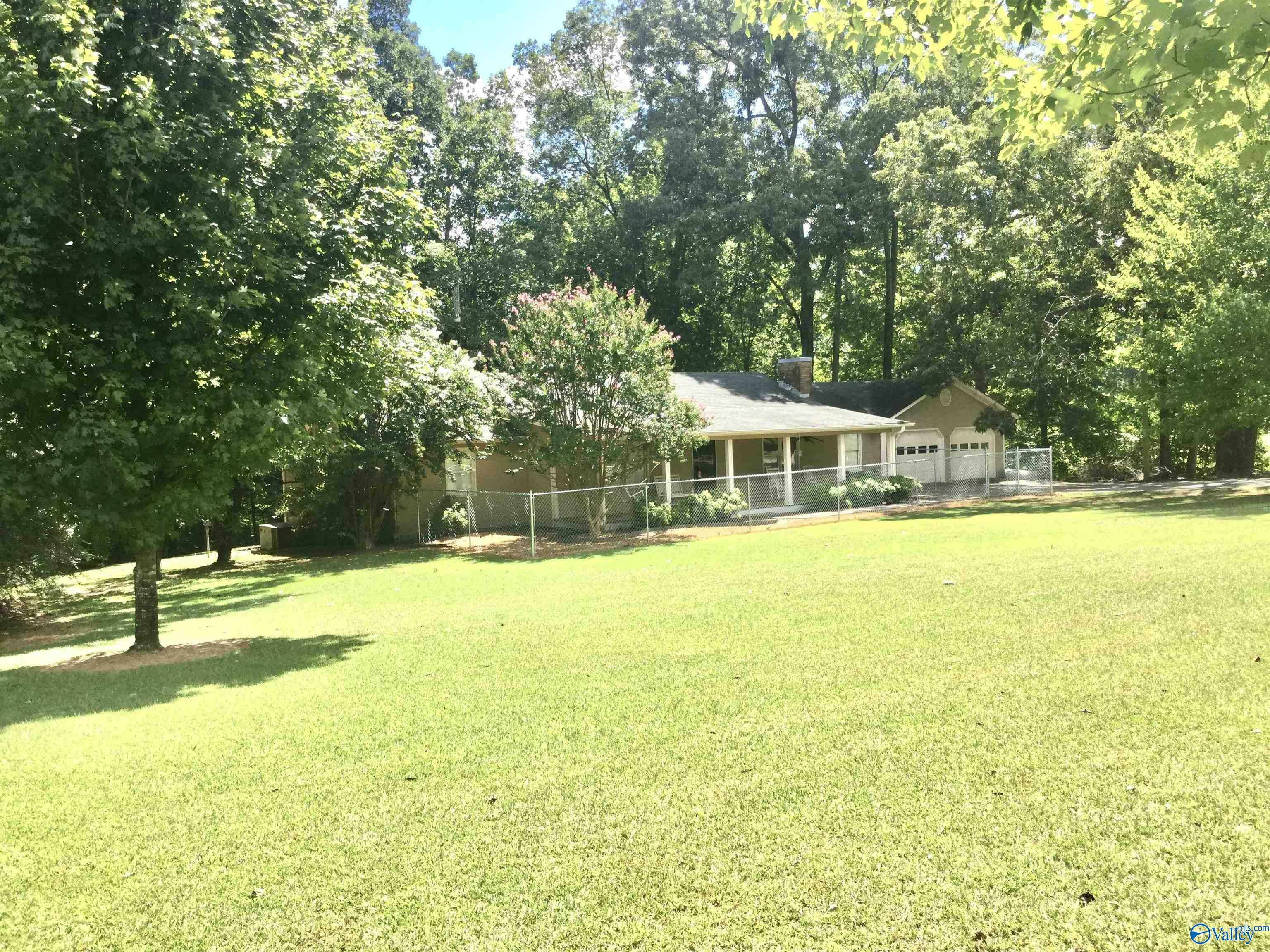 Property Photo:  63 County Road 1546  AL 35058 