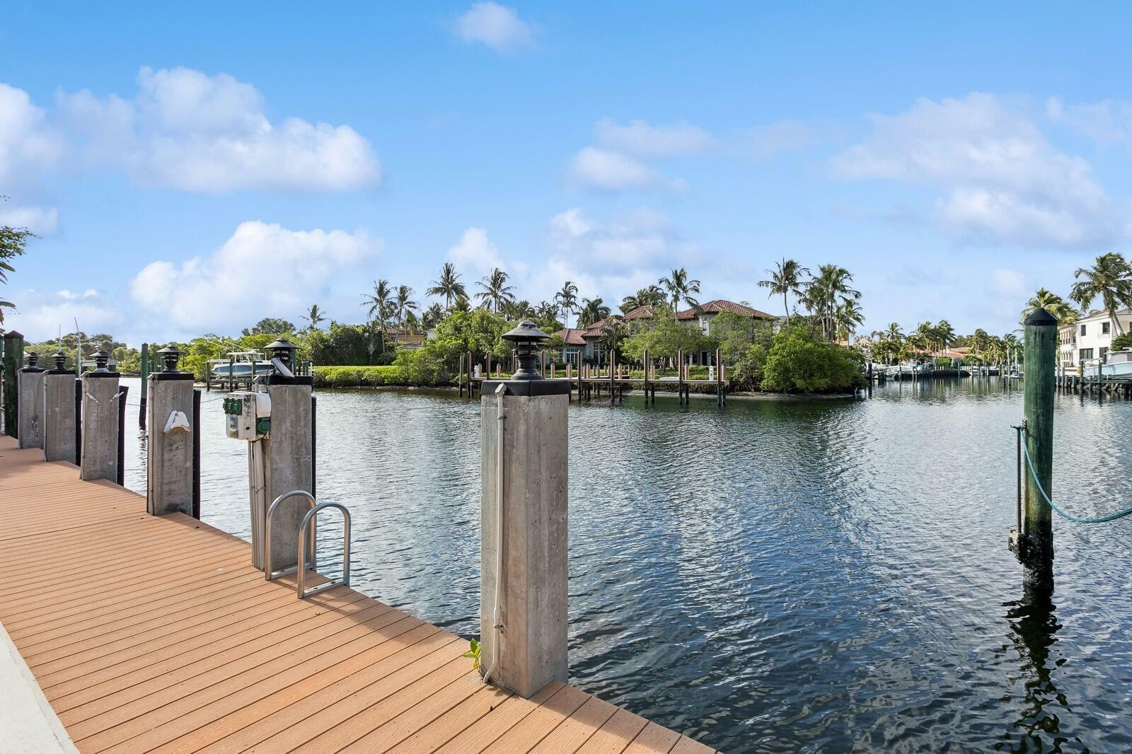 Property Photo:  828 Harbour Isles Place  FL 33410 