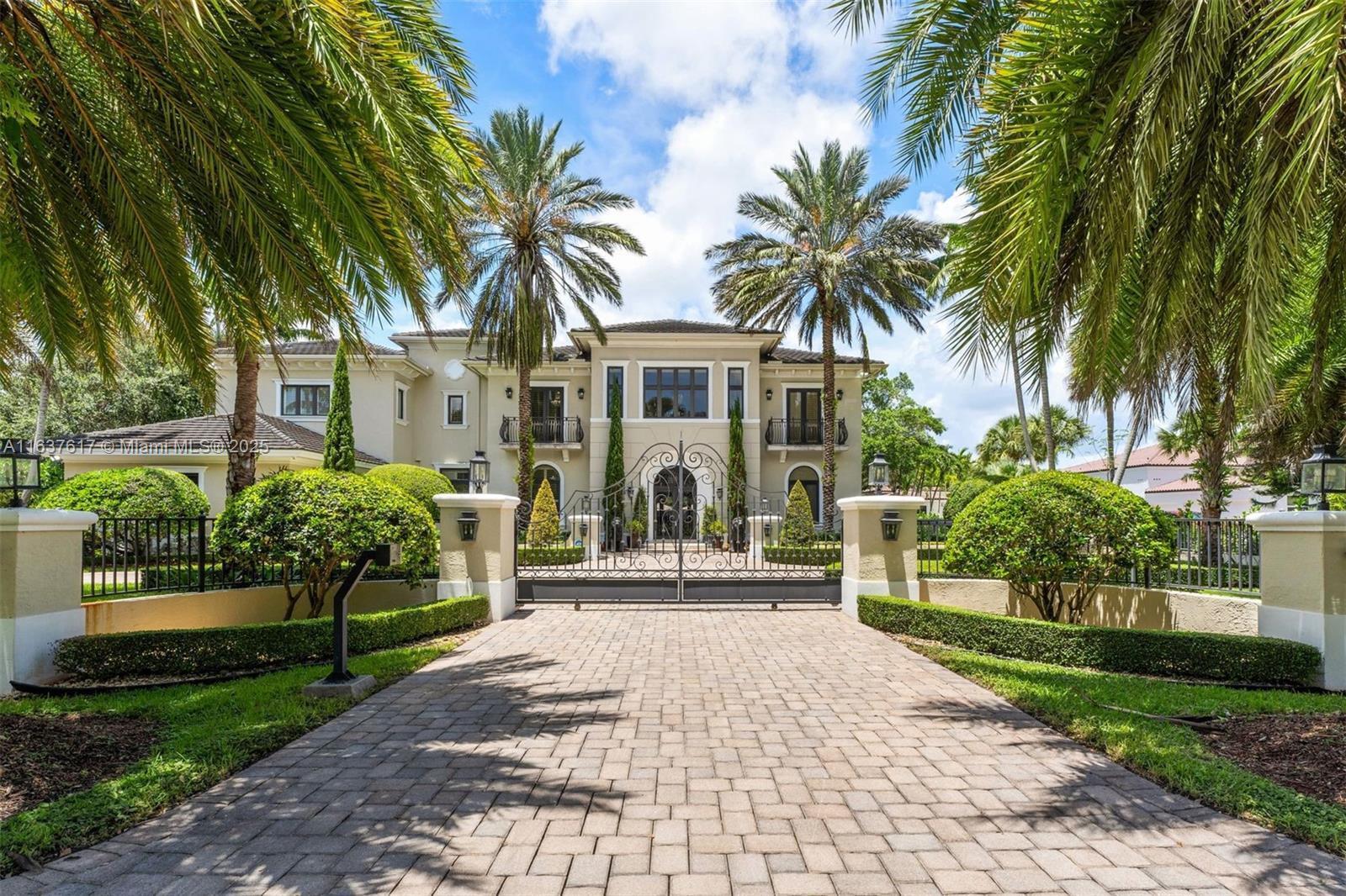 Property Photo: 12110 SW 60th Ct FL 33156