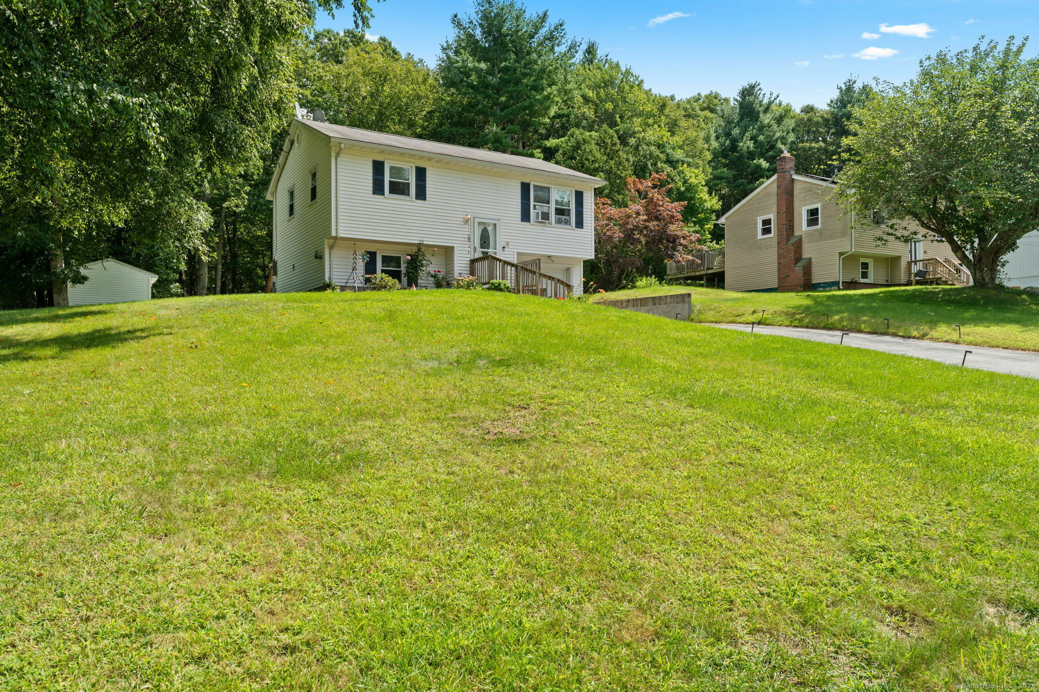 Property Photo:  44 Tanglewood Lane  CT 06384 