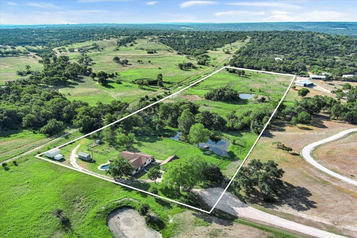 Property Photo:  125 Dog Run  TX 78611 