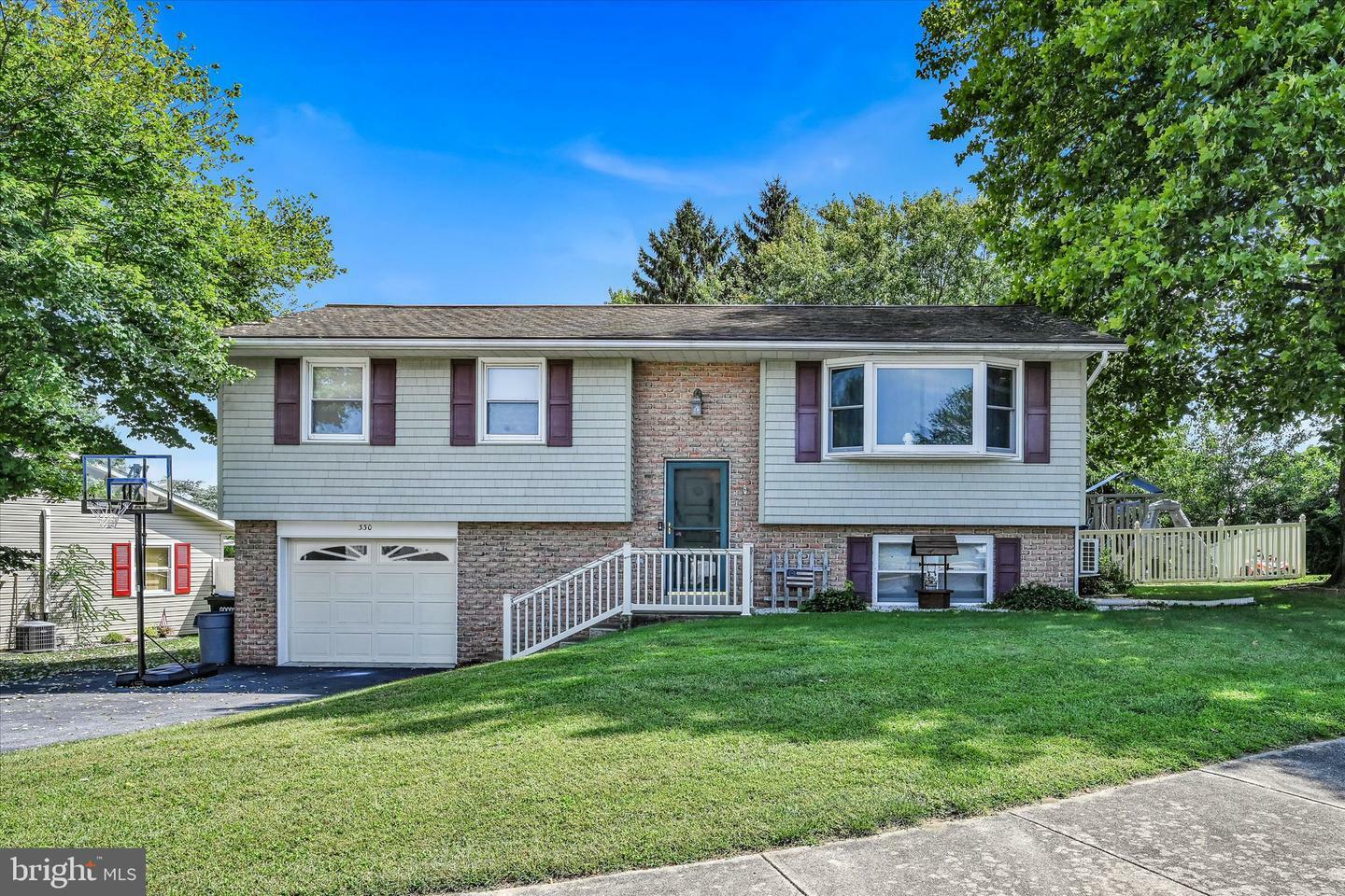 Property Photo:  330 Vista Circle  PA 17522 