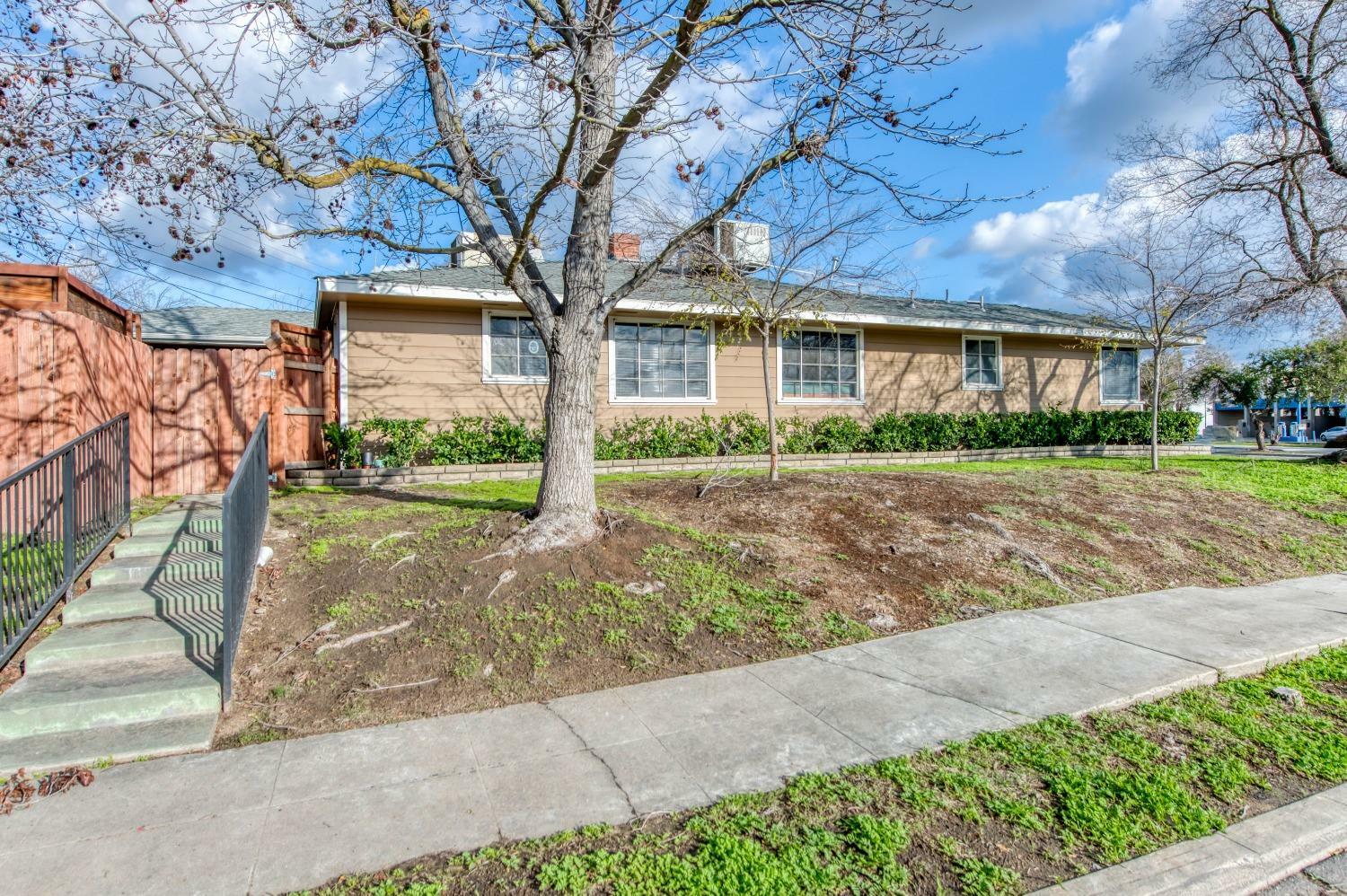 Property Photo:  707 E Shields Avenue  CA 93704 