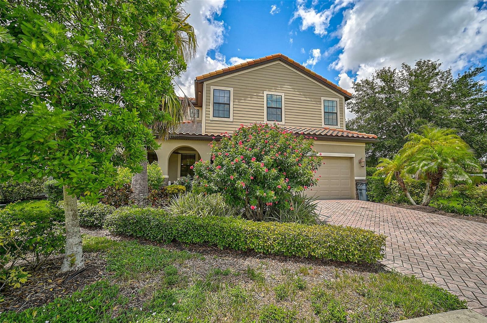 Property Photo: 8104 36th Street E FL 34243