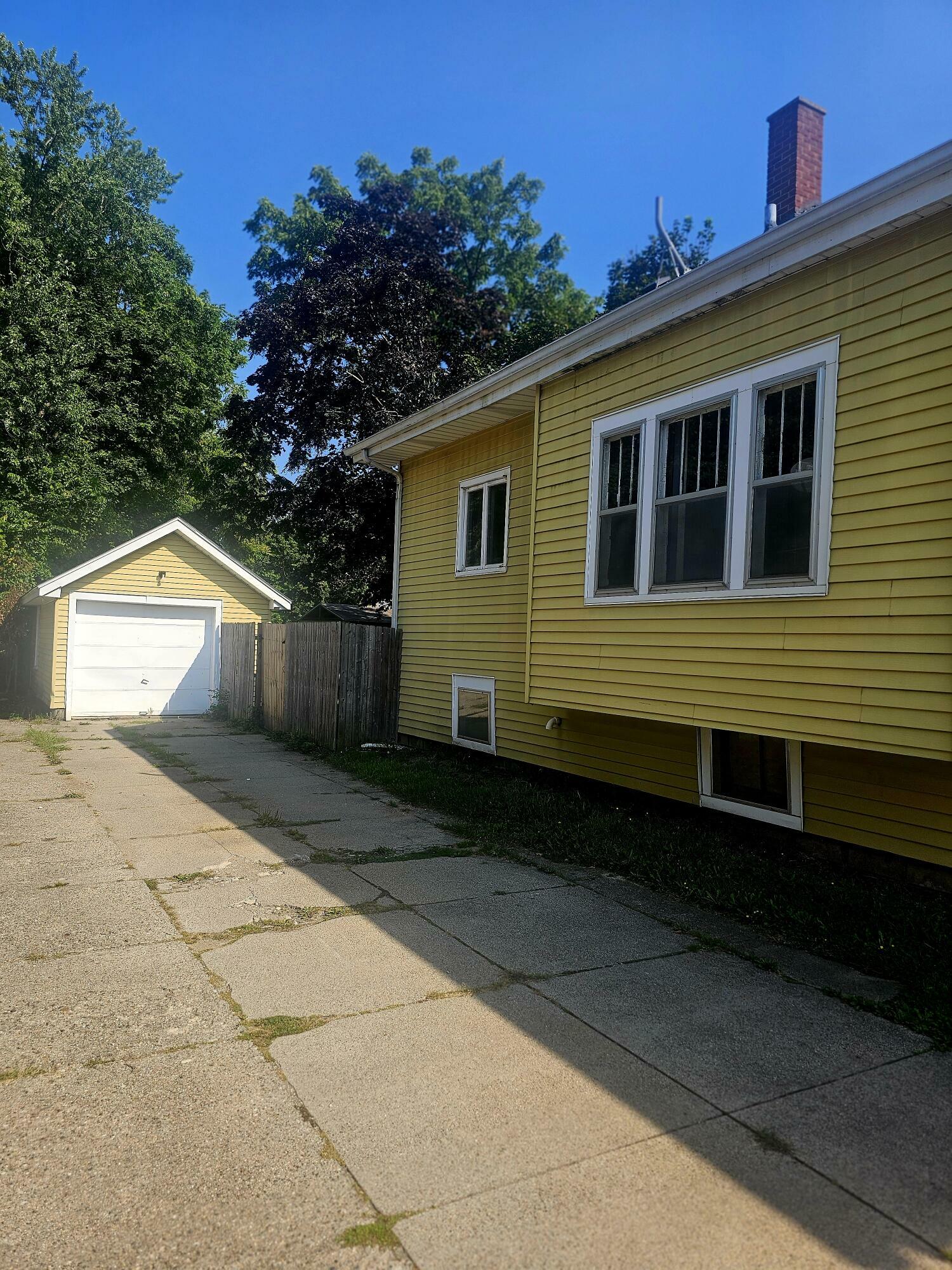 Property Photo:  55 James Street  MI 49014 