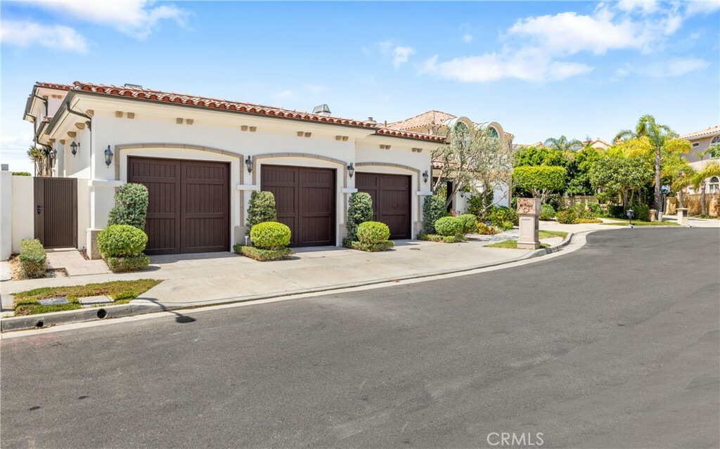 Property Photo: 7 Rocky Point Road CA 92625