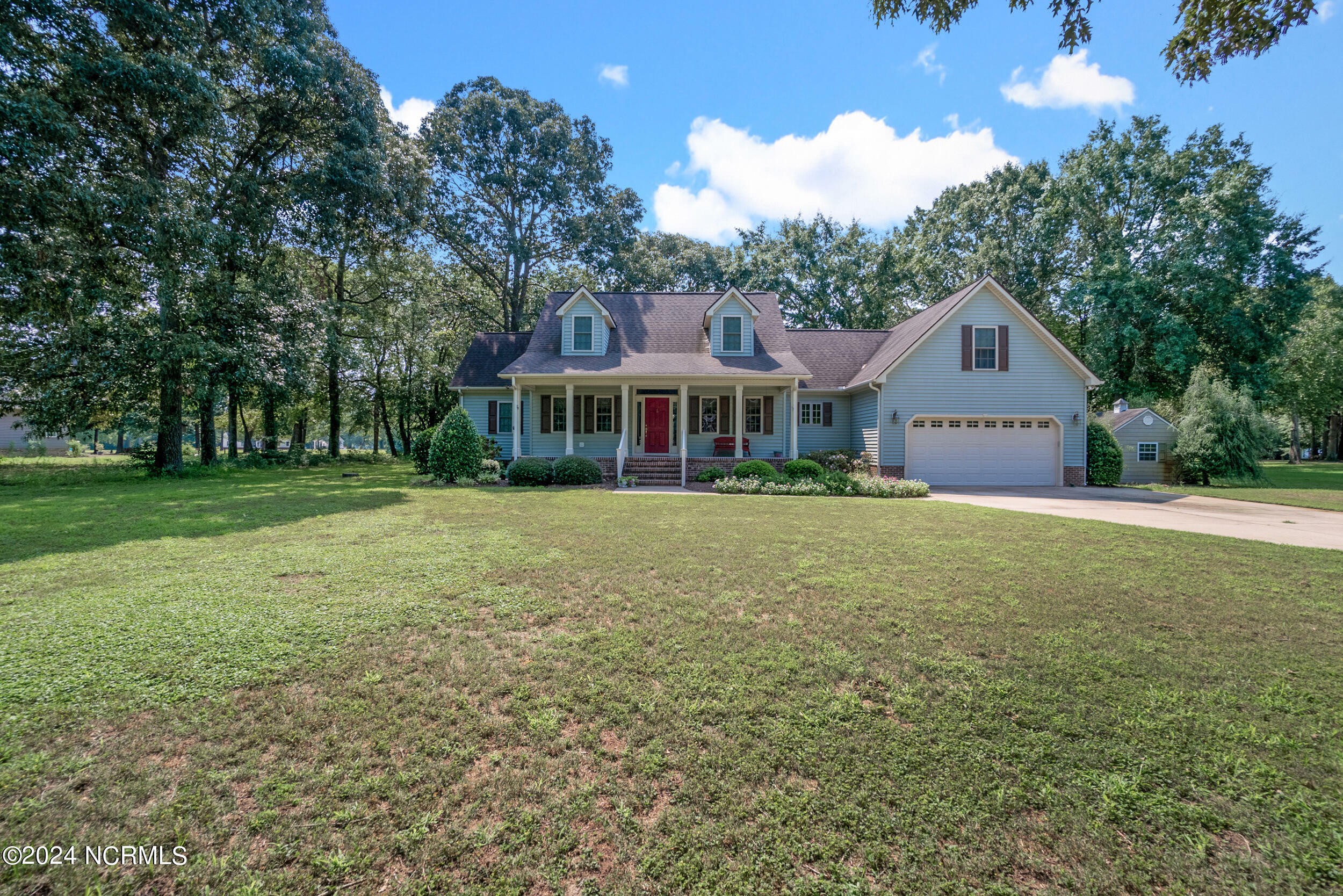 Property Photo:  104 Lake Wood Drive  NC 27932 