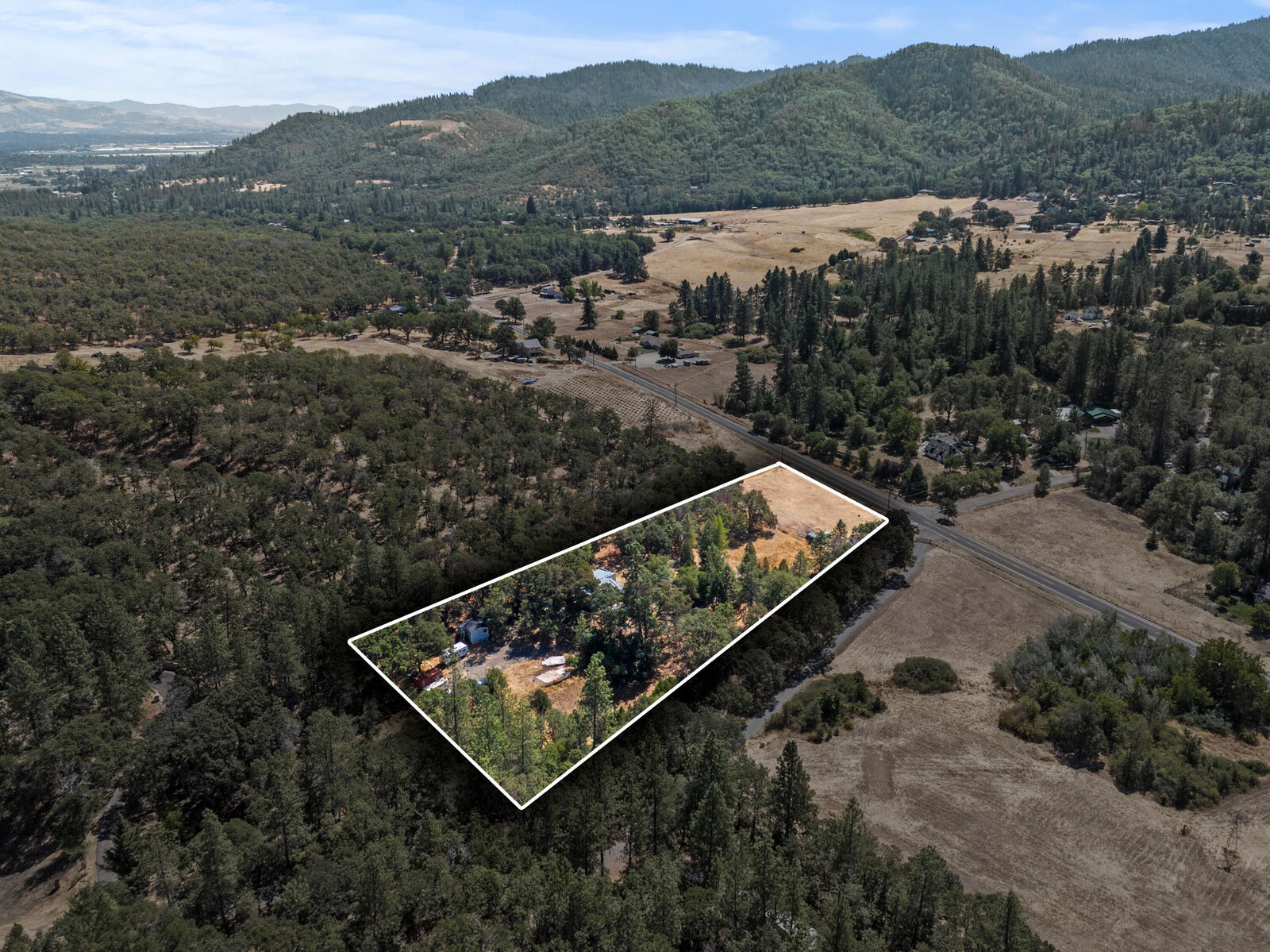 Property Photo:  6032 Old Stage Road  OR 97502 