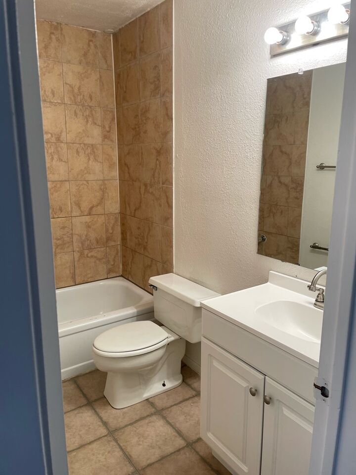 Photo de la propriété:  2230 52nd St 7 Units  TX 79762 