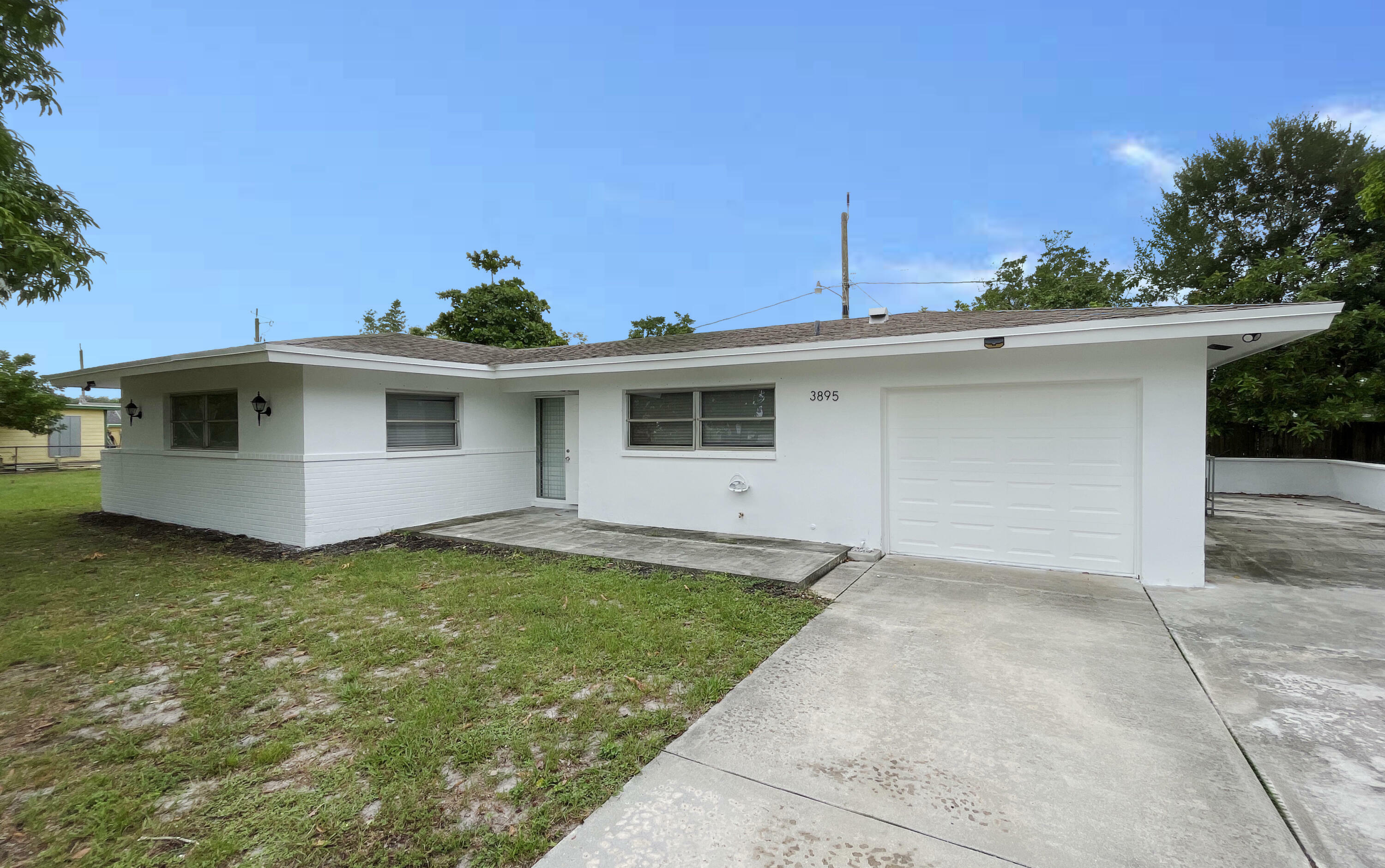 Property Photo:  3895 Beverly Drive  FL 33461 