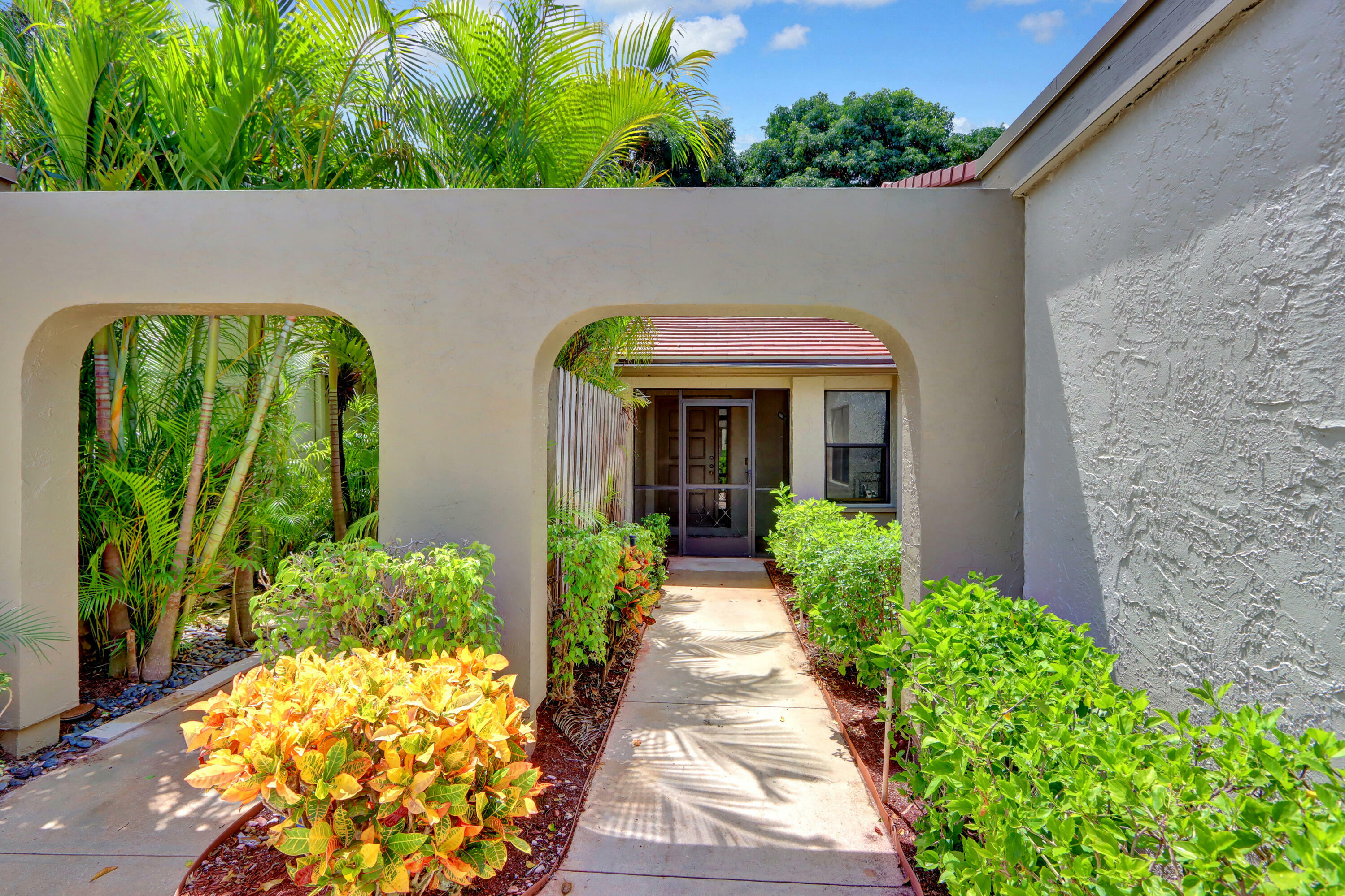 Property Photo:  5944 Forest Grove Drive 3  FL 33437 