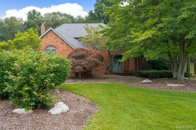 Property Photo:  1130 Cobridge Drive  MI 48306 