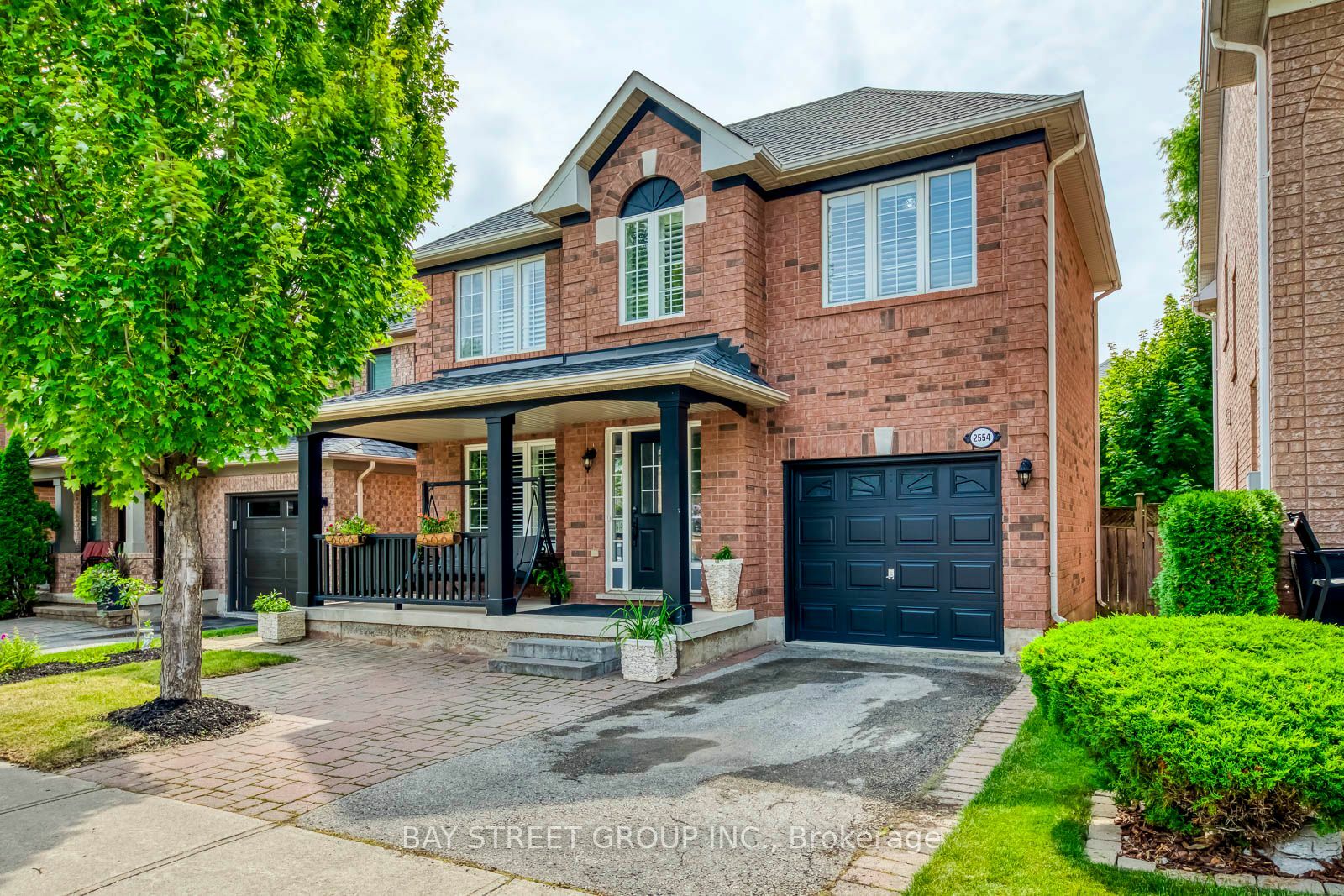 Property Photo:  2554 Dashwood Dr  ON L6M 4C2 