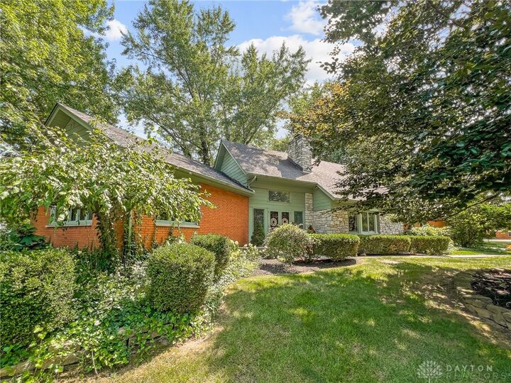 860 Lincolnshire Drive  Troy OH 45373 photo