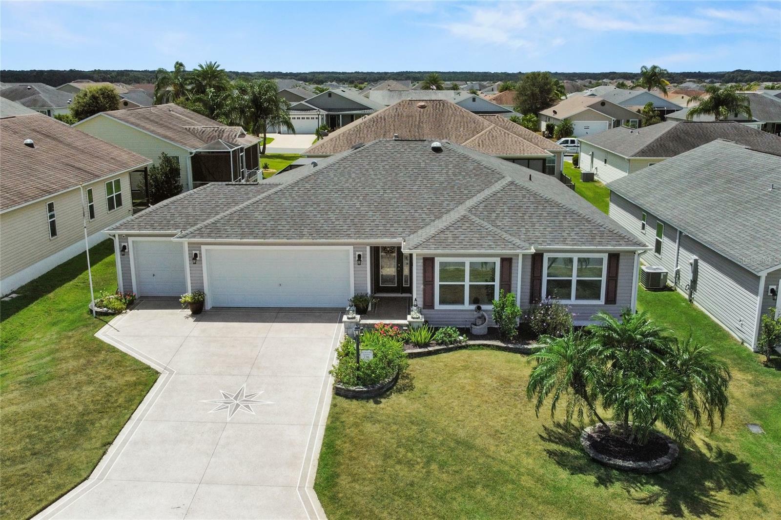 Property Photo: 736 Jones Lane FL 32163