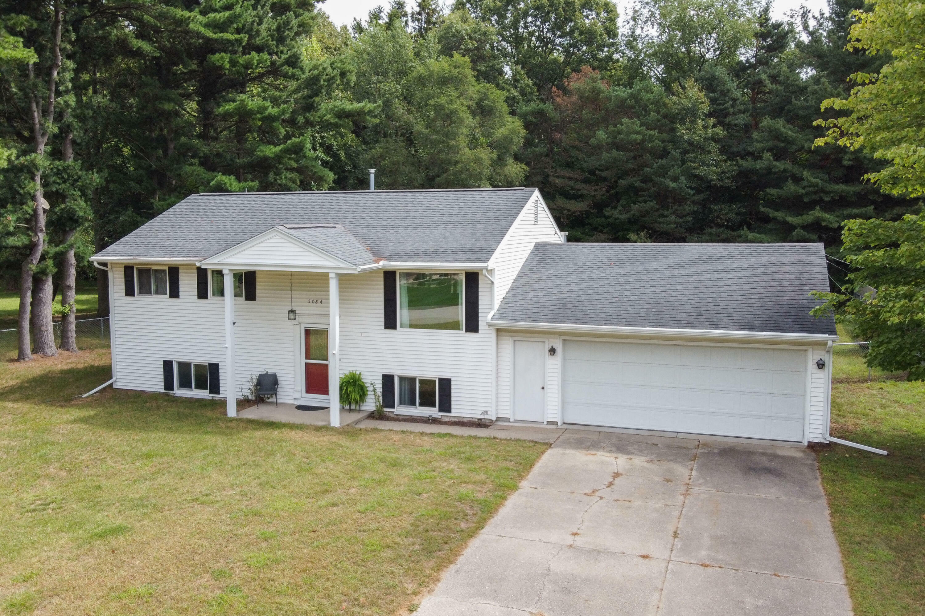 Property Photo: 5084 Melmax Street MI 49441