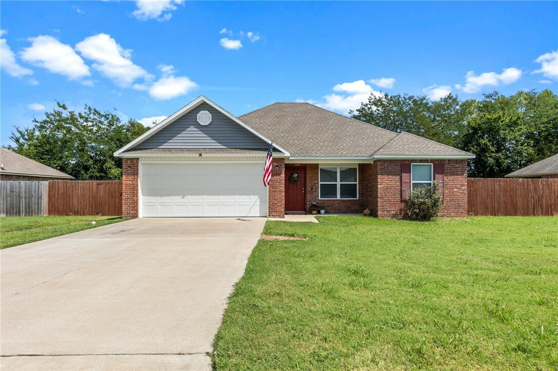 Property Photo:  1191 River Oak Street  AR 72727 