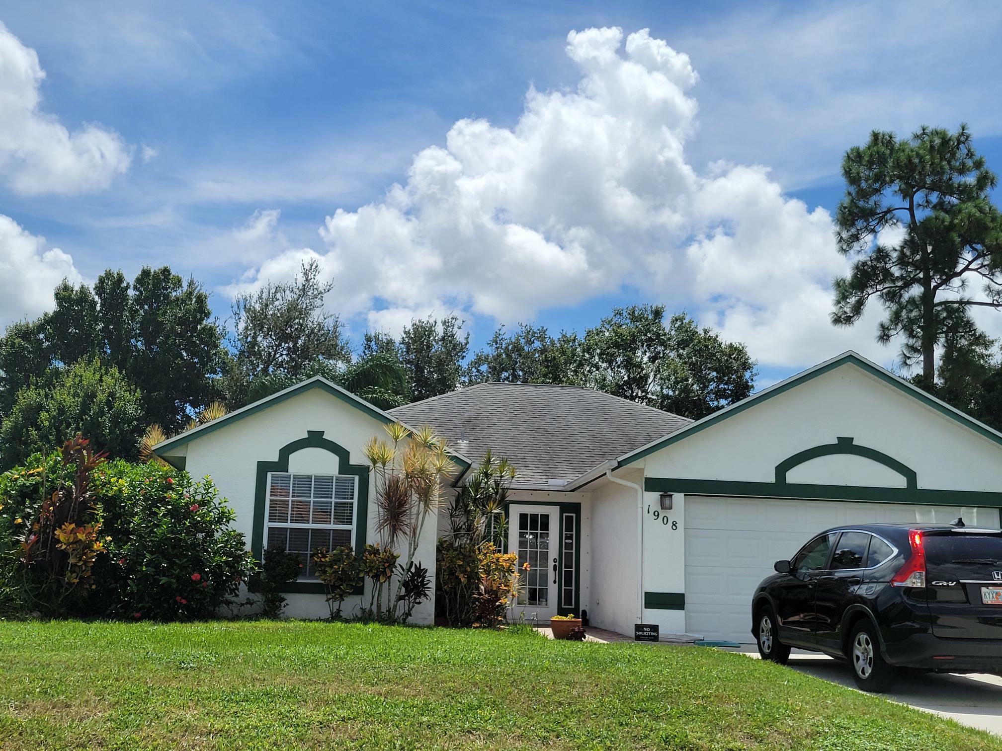 Property Photo:  1908 SW Notre Dame Avenue  FL 34953 