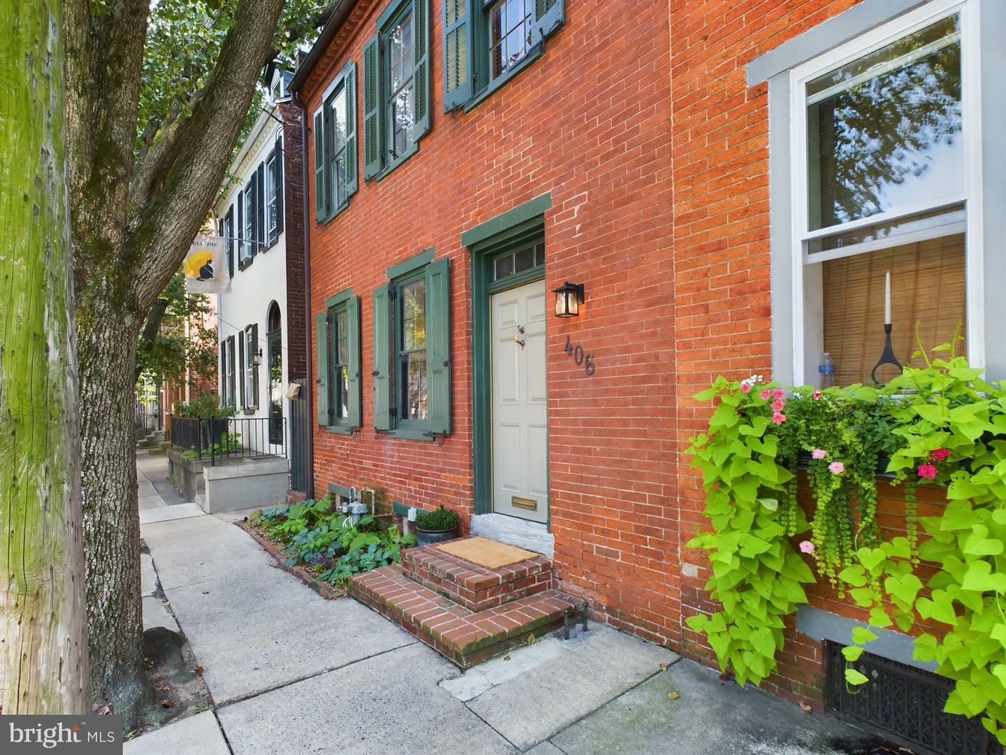 Property Photo:  406 E Orange Street  PA 17602 