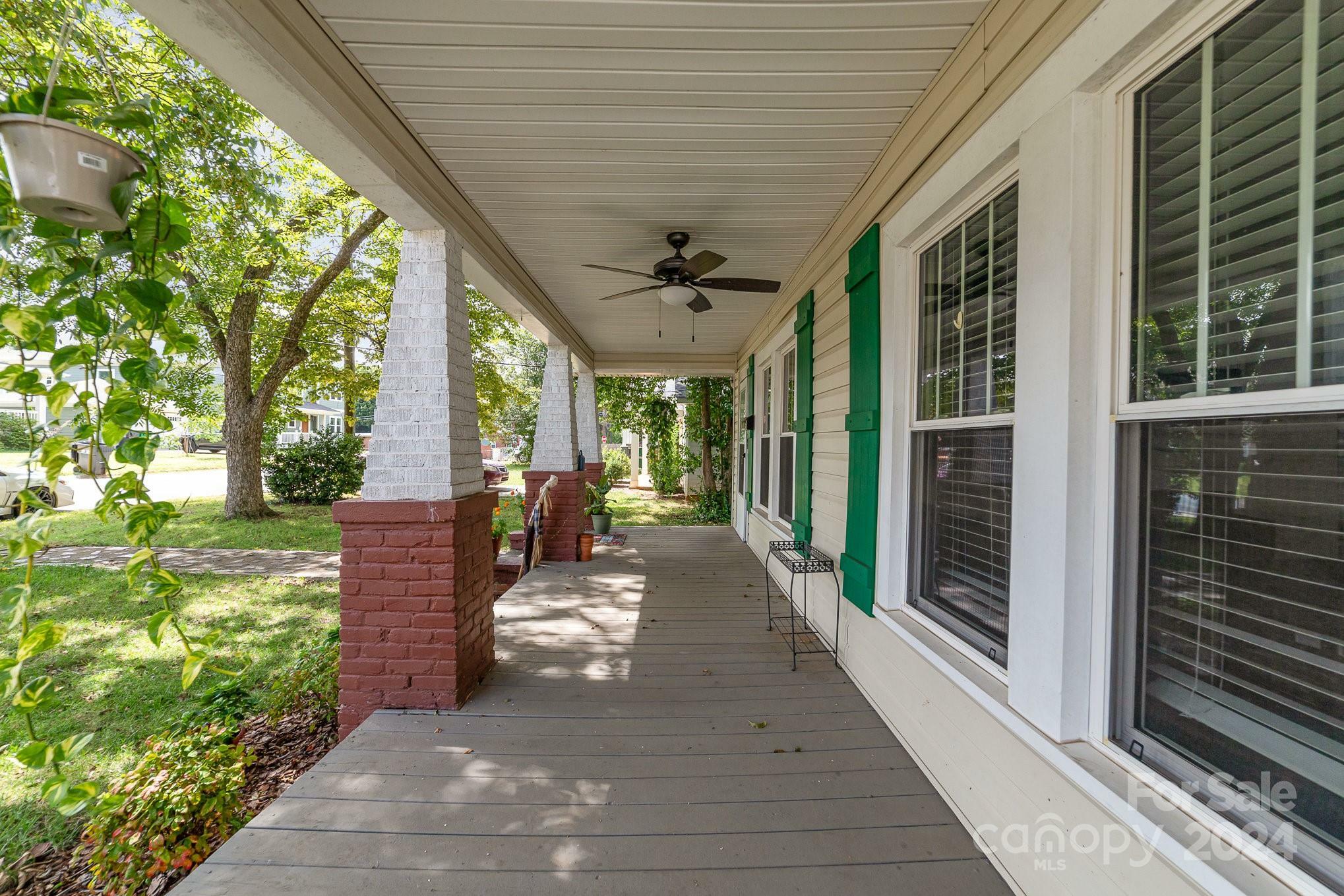 Property Photo:  1010 Pryor Street  NC 28208 