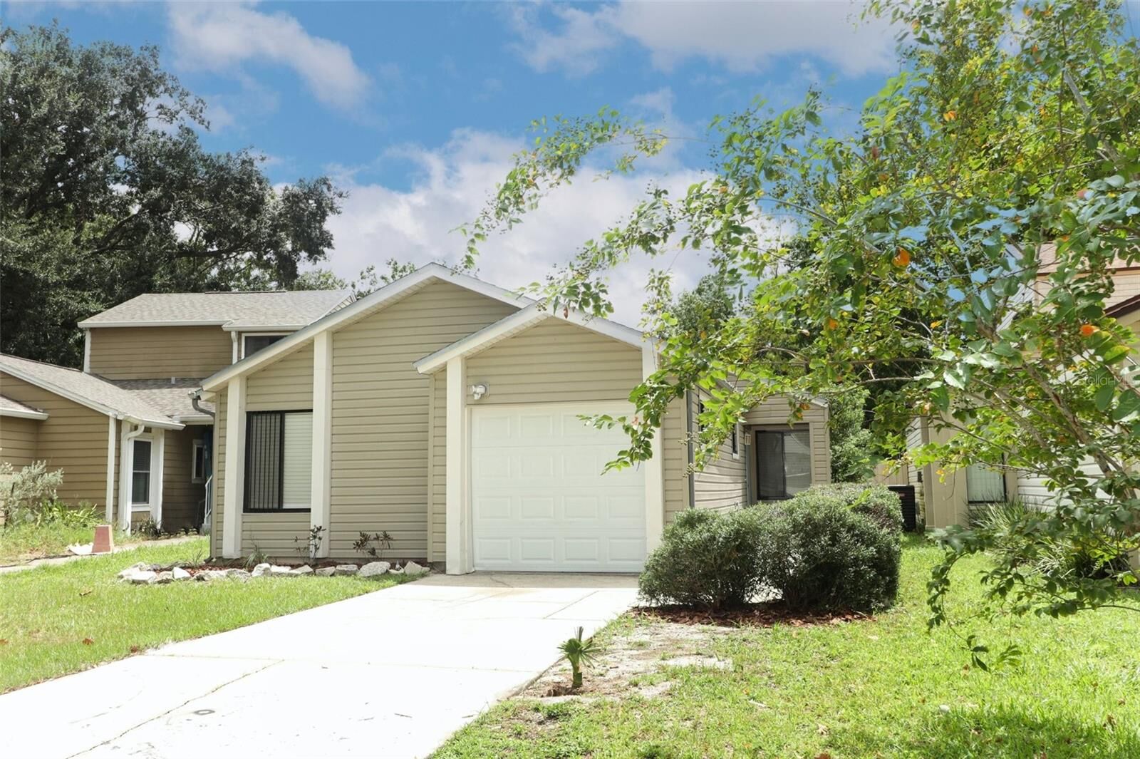Property Photo: 319 Kirkcaldy Drive FL 32708