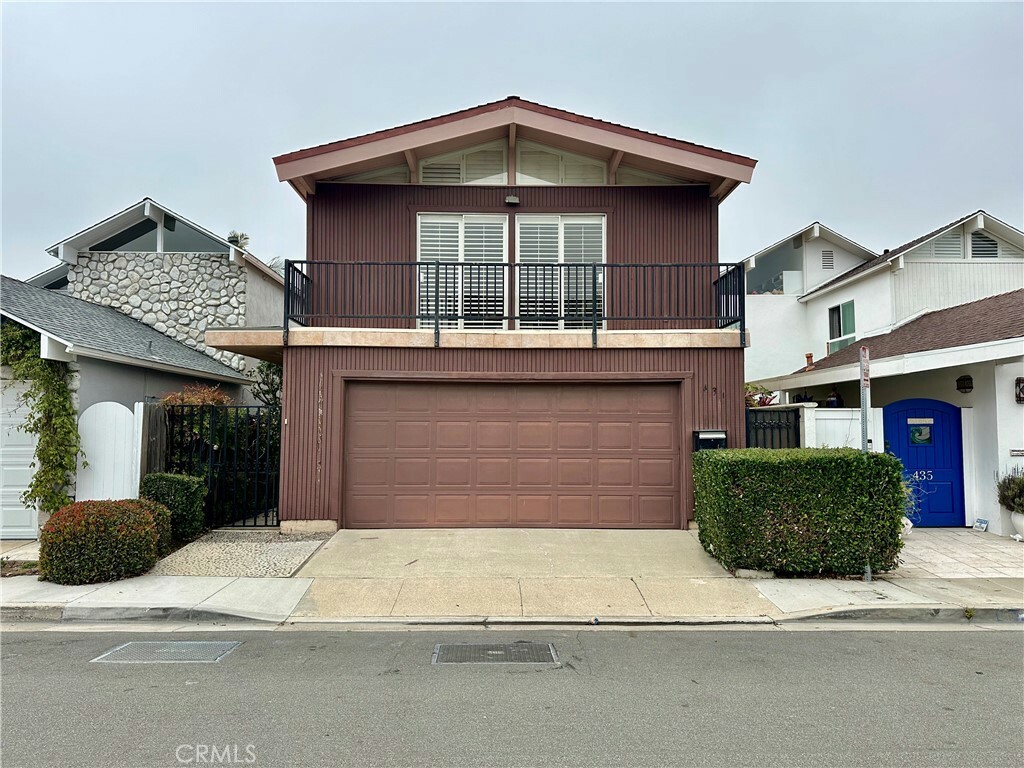 Property Photo:  431 Canal Street  CA 92663 