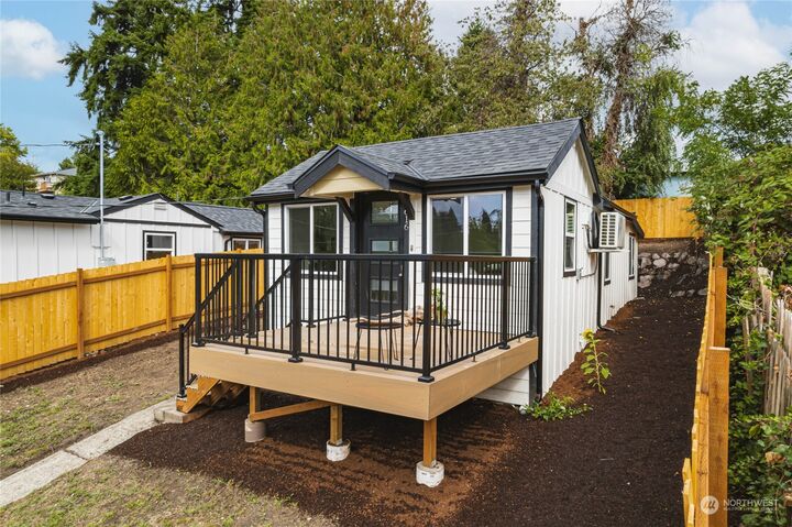 Property Photo:  9616  11th Avenue SW  WA 98106 