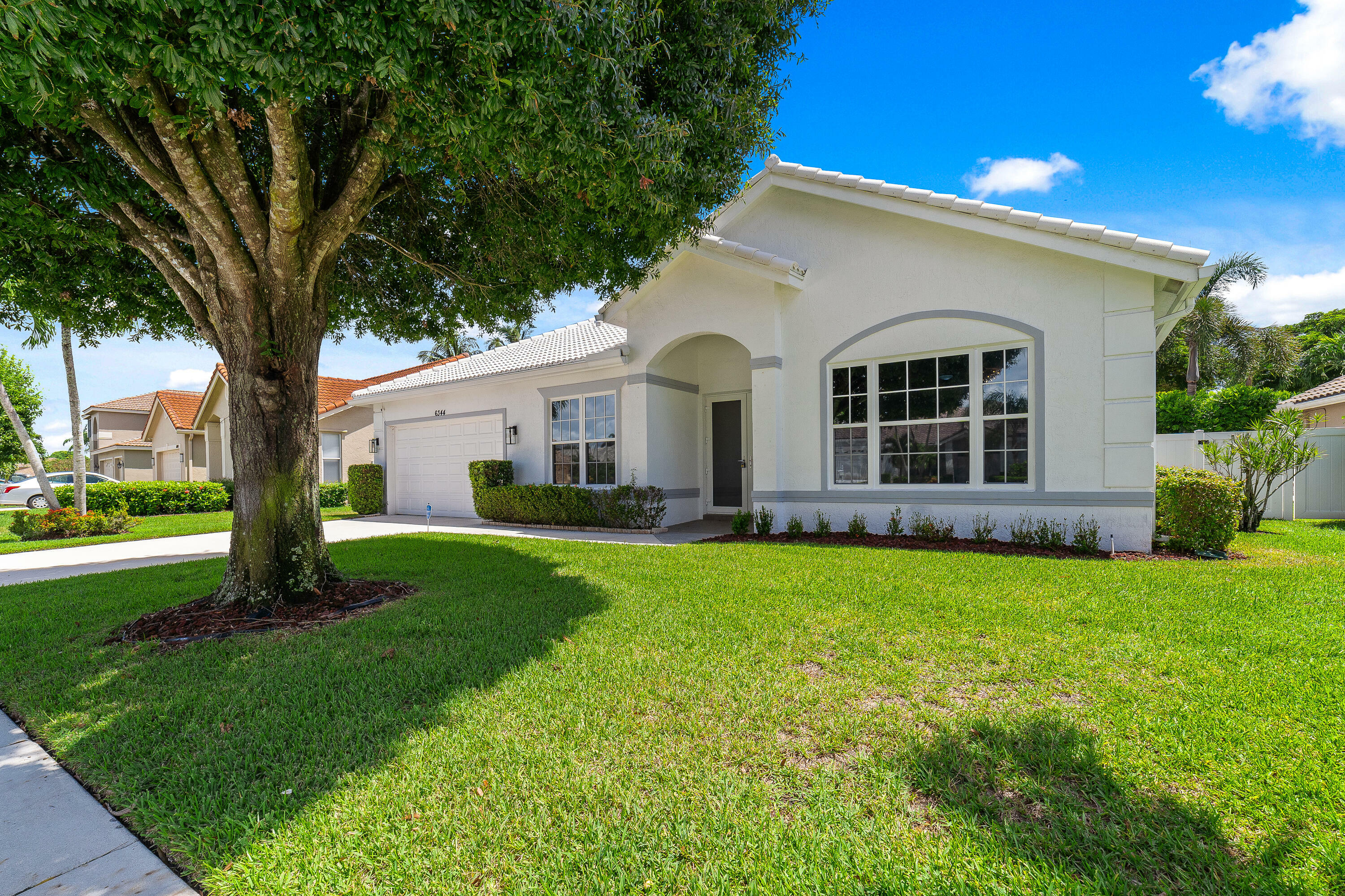 Property Photo:  6344 Hatteras Club Drive  FL 33463 