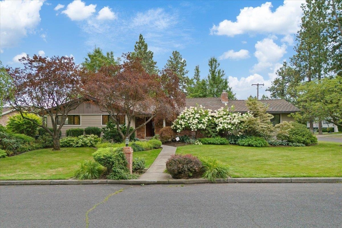 Property Photo:  2604 E 40th Ave  WA 99223 