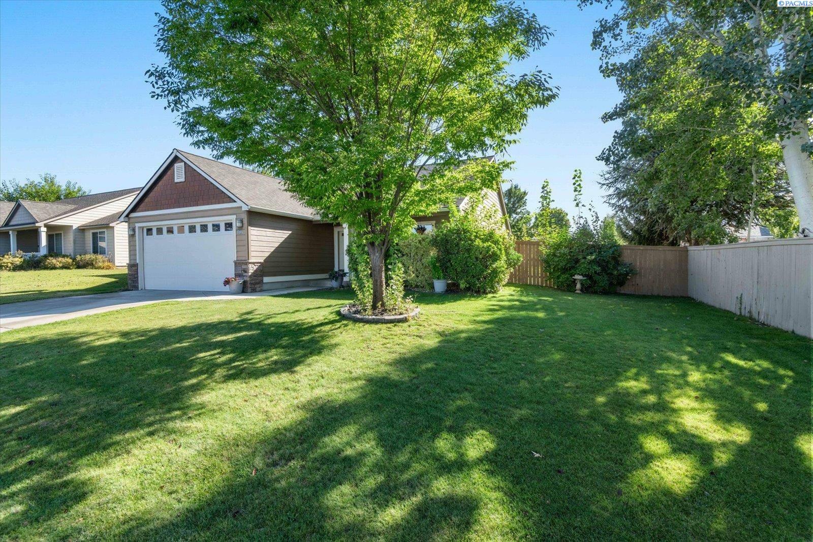 Property Photo:  6115 Leicester Lane  WA 99301 