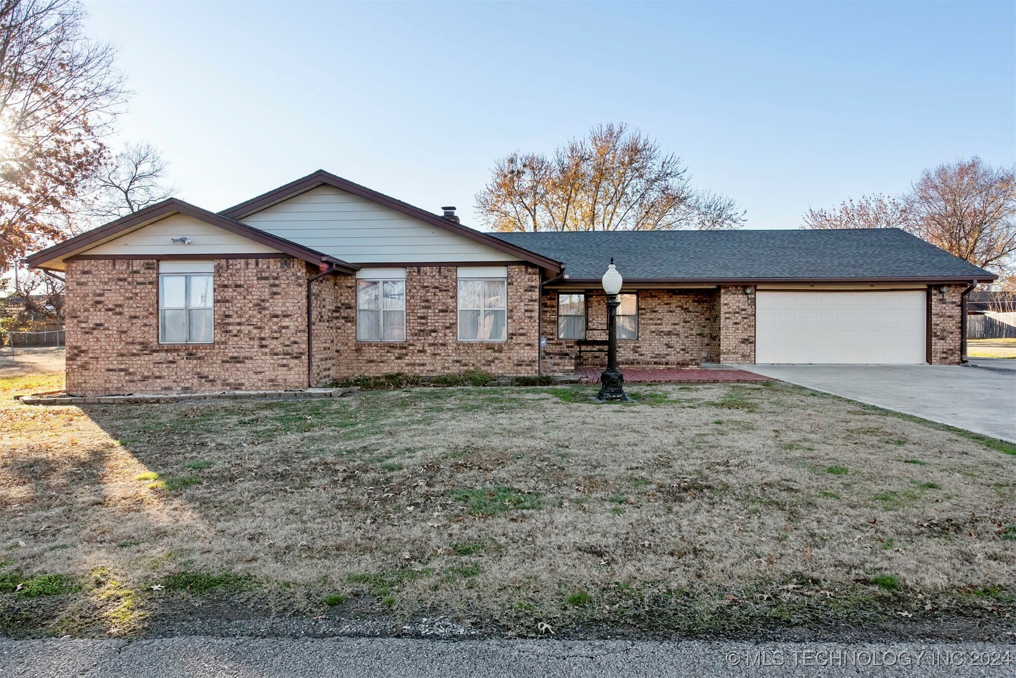 Property Photo:  410 S Mary Street  OK 74467 